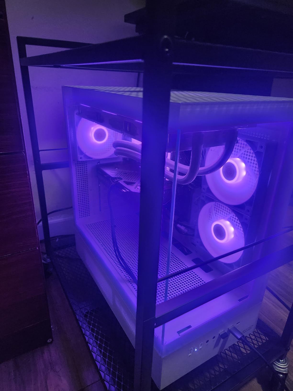 Skytech Azure 3 Gaming PC, AMD Ryzen 7 9700X 3.8GHz, NVIDIA RTX 5060, 1TB NVMe SSD, 32GB DDR5 RAM 6000, 850W Gold ATX 3 PSU, 360 ARGB AIO, Wi-Fi, Win 11, Desktop customer photo 1