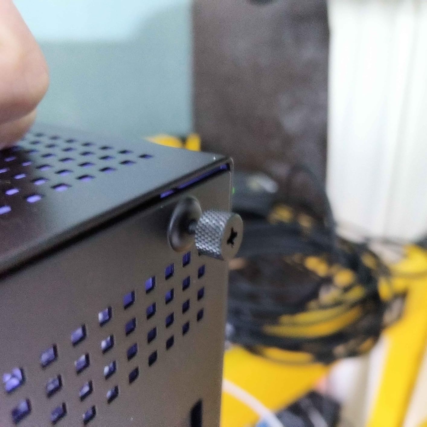 Razer Core X V2 External Graphics Enclosure (eGPU): Compatible with Windows 11 Thunderbolt 4/5 and USB 4 Laptops & Devices - 4 Slot Wide NVIDIA/AMD Graphics Cards PCIe 4.0 Support - 140W PD via USB C customer photo 1