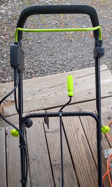 14-Inch Corded Electric Snow Blower, 1500w High-Power Snow Blower, 3500rpm Speed, 20-Foot Snow Throwing Distance with Adjustable Chute and 12A Brushed Motor, Suitable for Yards, Driveways, Sidewalk customer photo 1