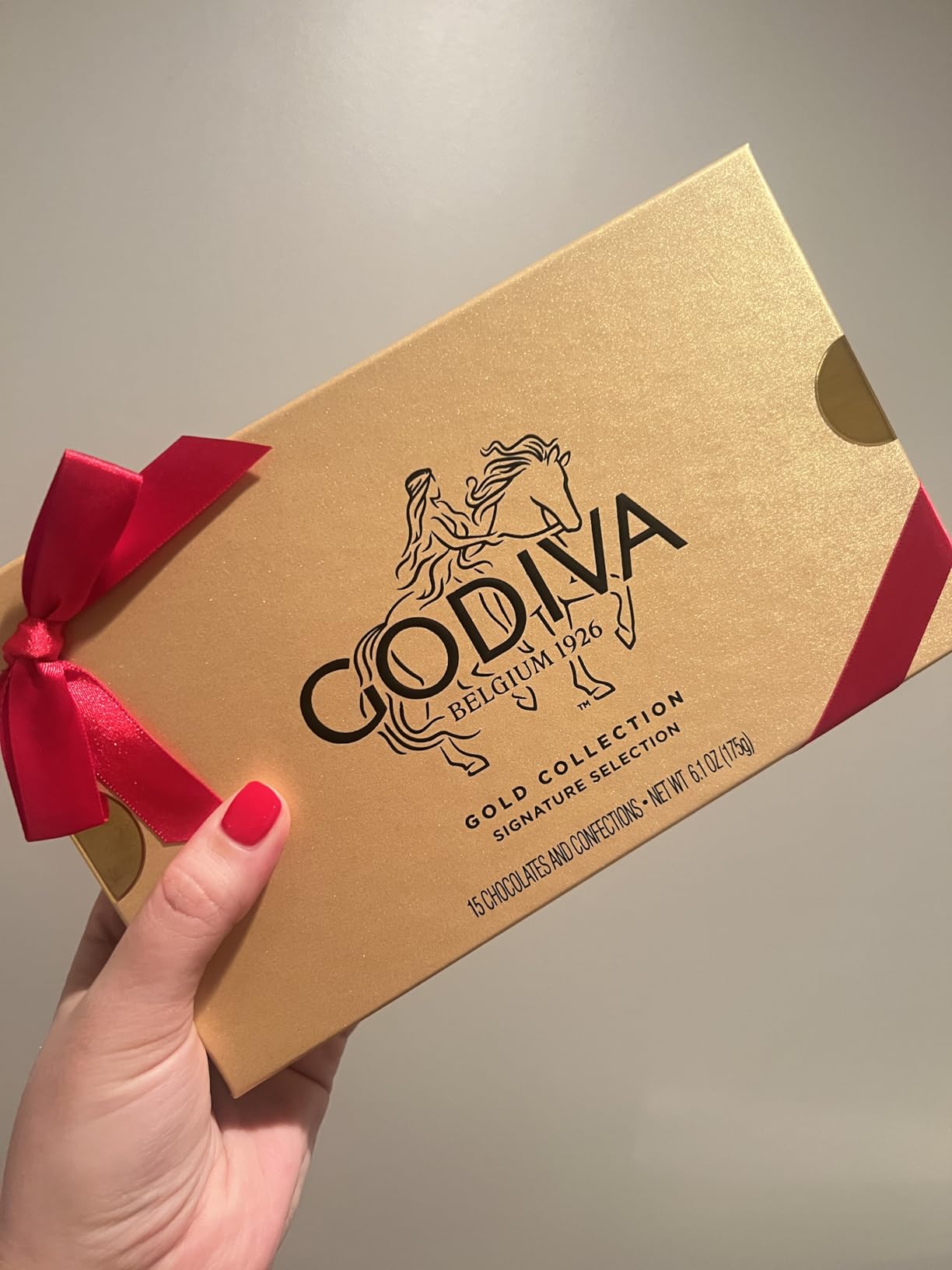 Godiva Red Ribbon Gold Assorted Chocolate Gift Box, Belgian Dark and Milk Chocolates with Pralinés, Ganaches & Caramels, Gourmet Valentine's Day Gift, Kosher, 15 Pc - Customer Photo 1