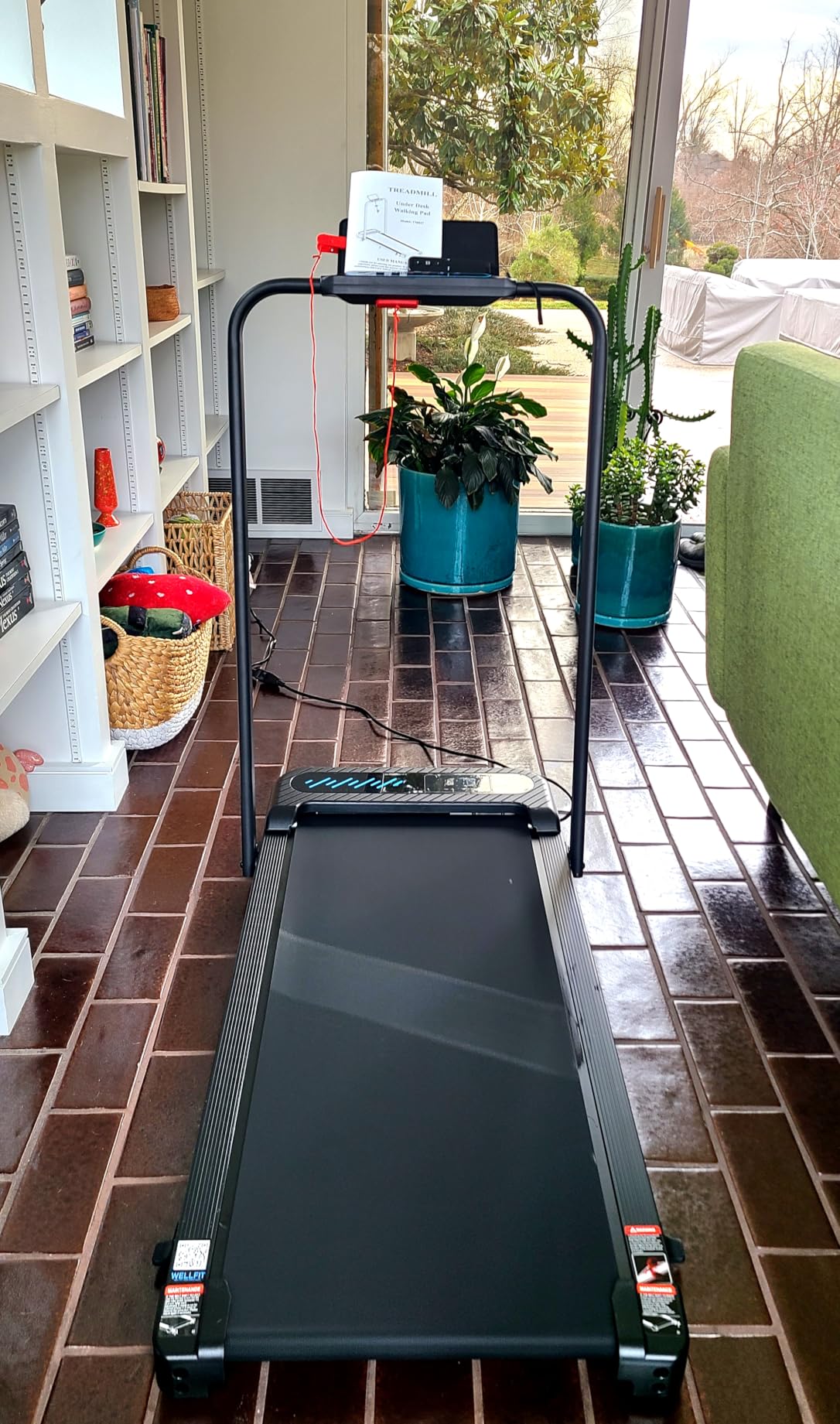 Foldable Treadmill with Incline, Compact Walking Pad Treadmill with Safety Handle Bar, 3.0HP Quiet Under Desk Treadmills for Home/Office, 320 LBS Capacity, APP & Mute Remote Control customer photo 1