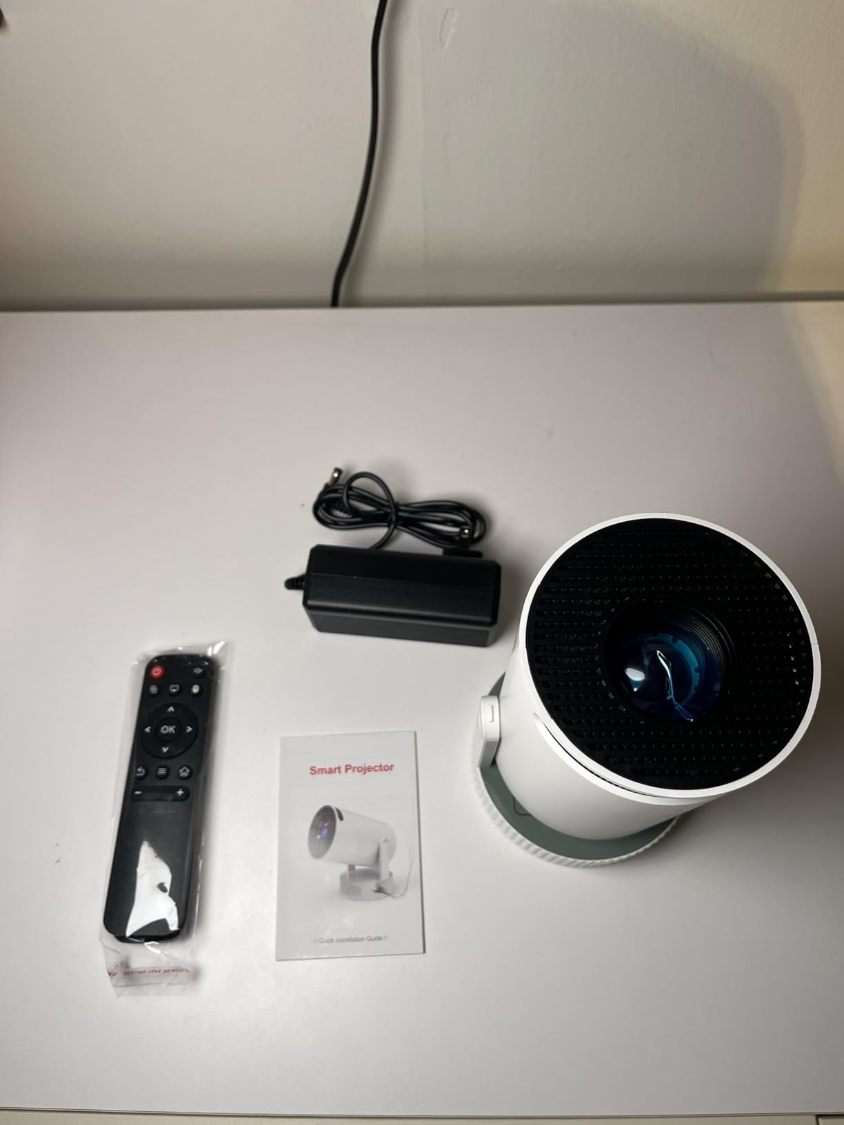 Mini Projector, Projector with Wifi and Bluetooth Built-in Battery 4K Portable Projector for Outdoor Bedroom, Smart Projectors 1080P Compatible with iphone/TV Stick/HDMI/Laptop customer photo 2