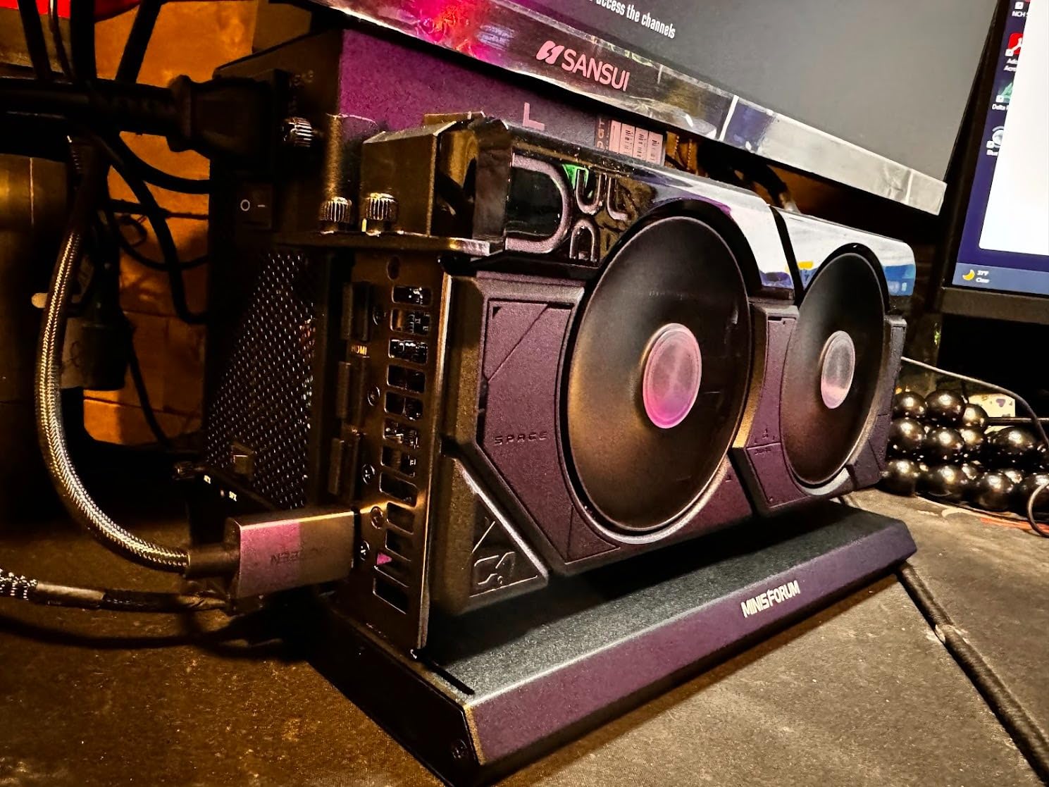 MINISFORUM DEG2 External GPU Docking Station Compatible with Oculink and Thunderbolt 5, eGPU Enclosure Graphics Card Extension Support ATX/SFX Power, with 2.5G LAN Port, M.2 Slot, USB3.2 Port customer photo 1