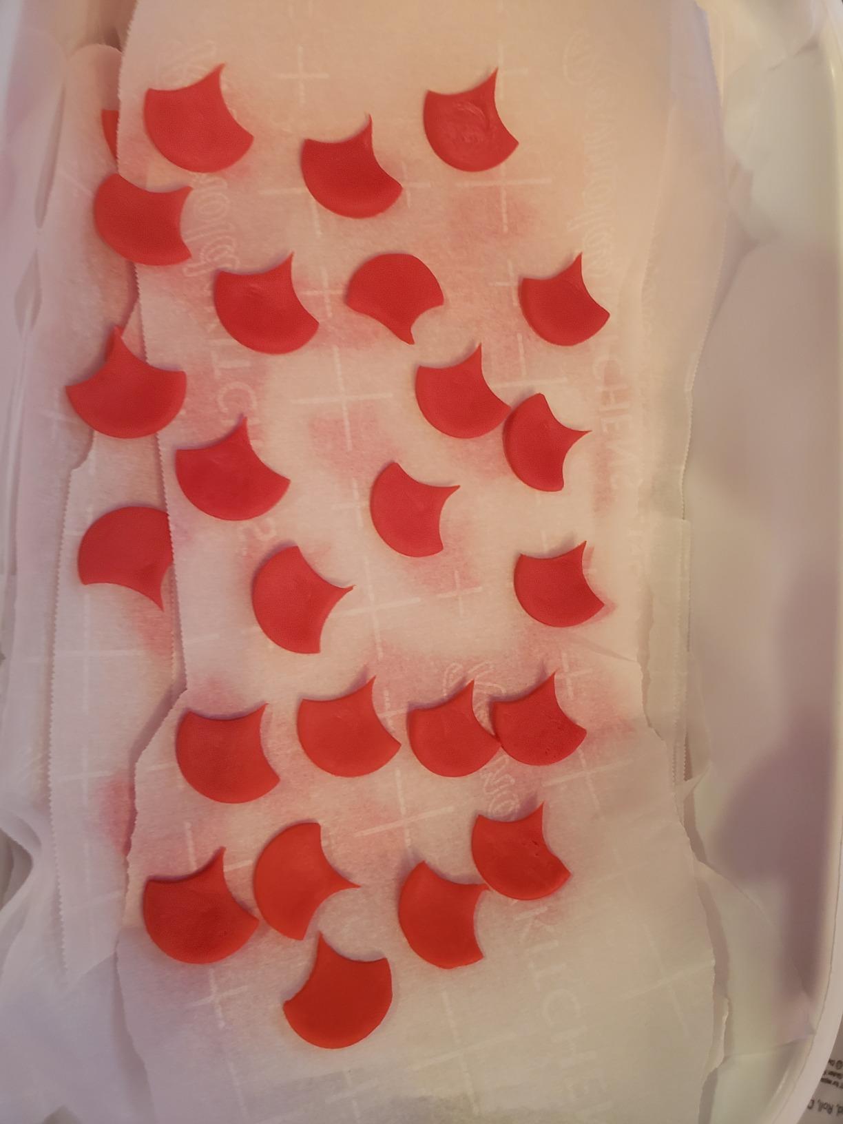 Pasta Maker Deluxe Set- Stainless Steel Machine w 3 Interchangeable Attachments- Make 5 Different Pastas- Spaghetti Fettuccini Angel Hair Ravioli Lasagnette- Durable Cutters for Adjustable Thicknesses customer photo 2