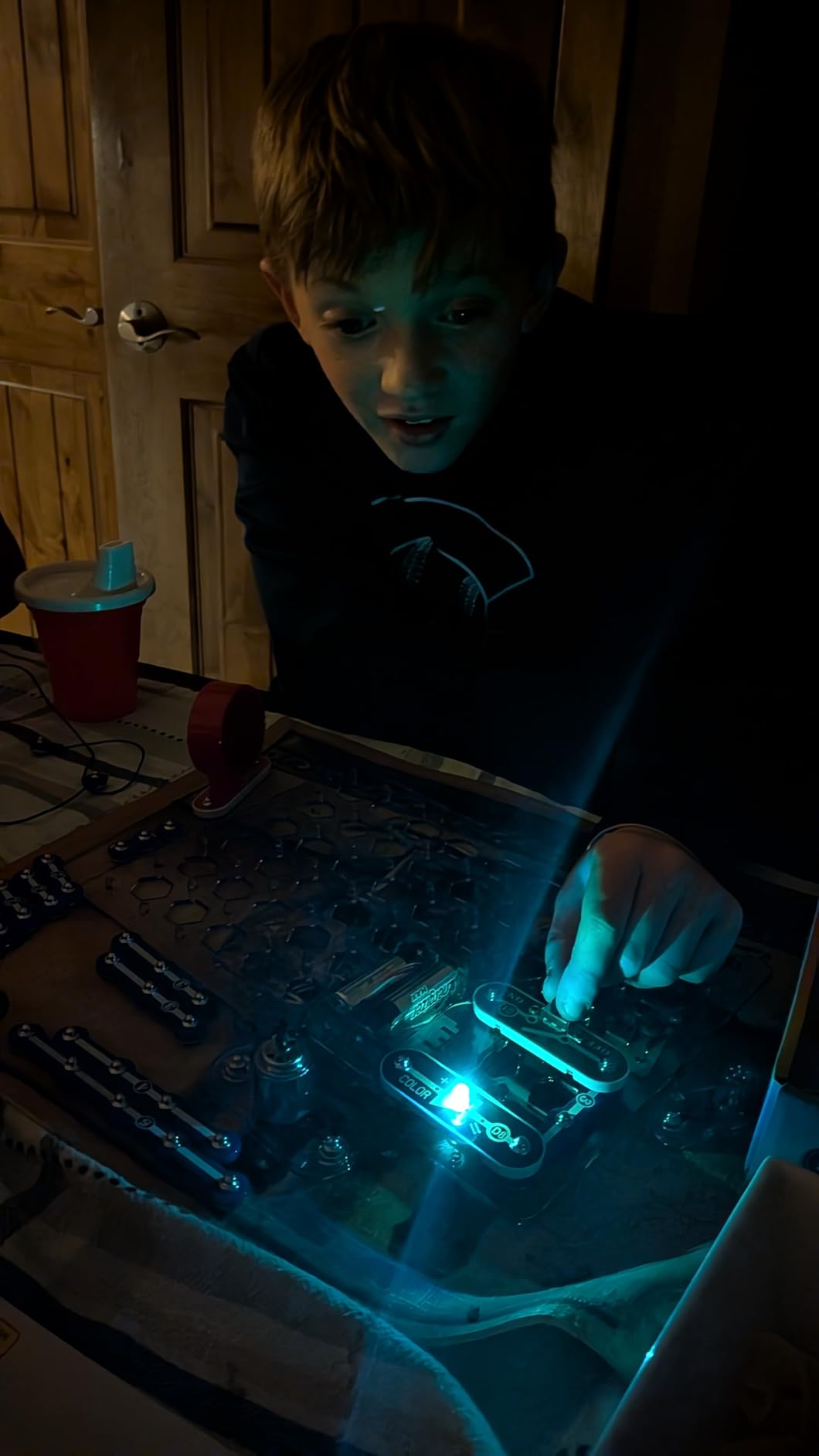 Jr. SC-100 Electronics Exploration Kit, Over 100 Projects, Full Color Project Manual, 28 Parts, STEM Educational Toy for Kids 8+ customer photo 1