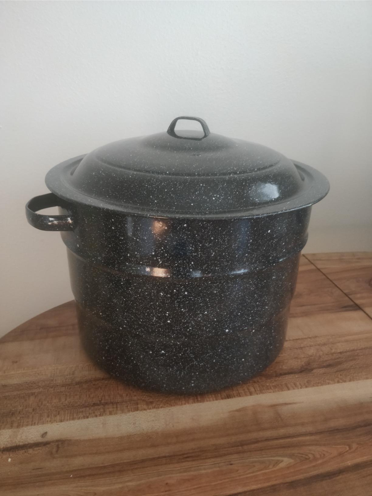 Granite Ware Canning Pot with Rack & Lid - 21 Quart Large Boiling Water Canning Set for Jar Sterilization & Pickling on Stove/Open Flame - Scratch-Resistant Porcelain Enamel & Steel Core (Black) customer photo 1