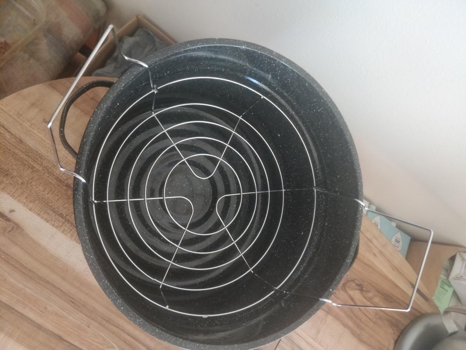 Granite Ware Canning Pot with Rack & Lid - 21 Quart Large Boiling Water Canning Set for Jar Sterilization & Pickling on Stove/Open Flame - Scratch-Resistant Porcelain Enamel & Steel Core (Black) customer photo 2