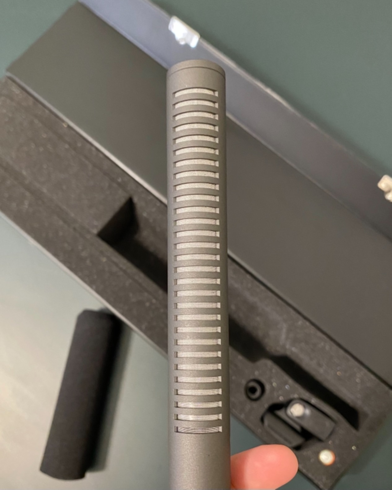 Audio-Technica AT897 Line/Gradient Shotgun Condenser Microphone customer photo 1