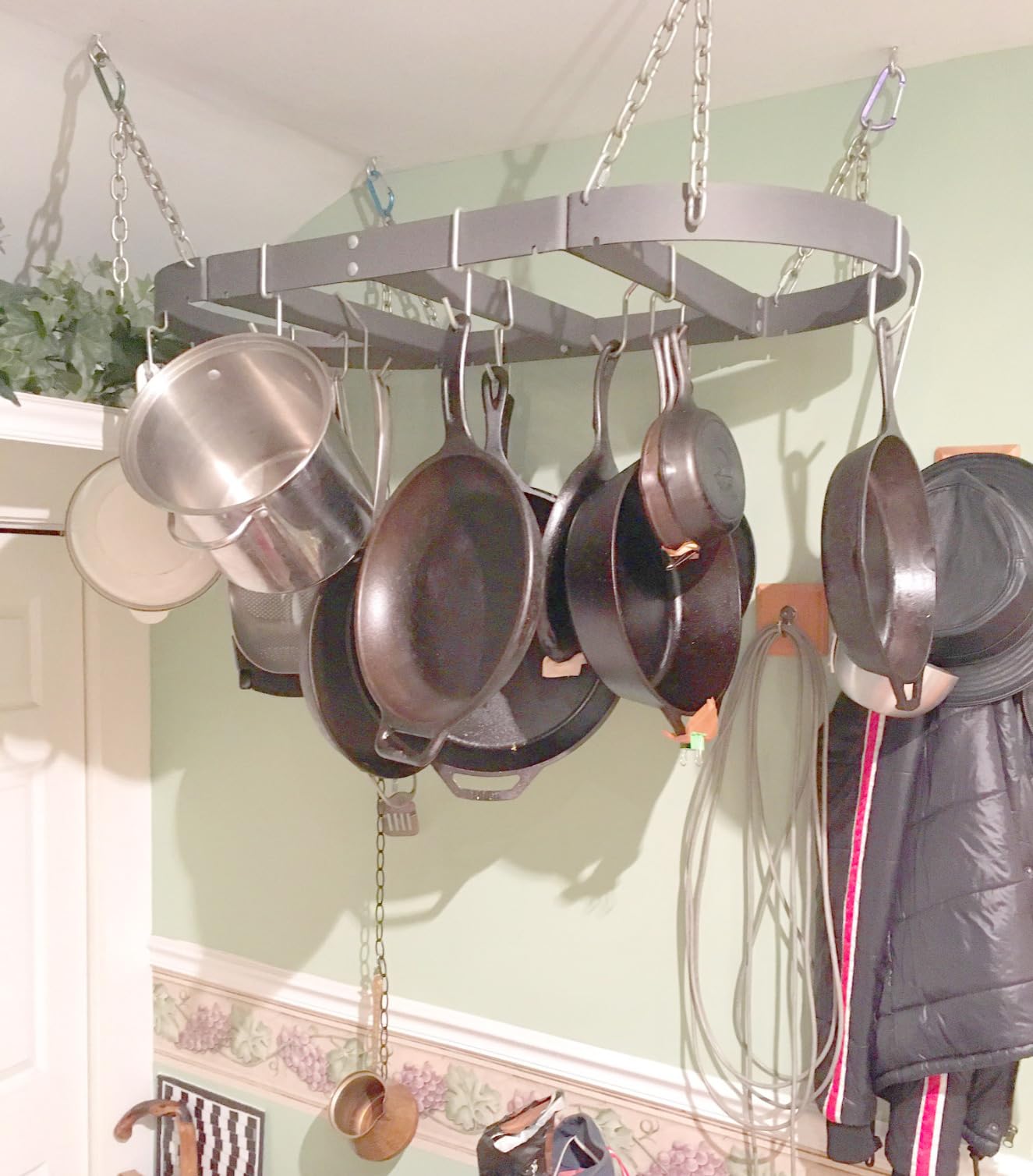 Lodge 5 Quart Pre-Seasoned Cast Iron Deep Skillet with Lid - Signature Teardrop Handle & Assist Handle - Use in the Oven, on the Stove or Grill, or Over a Campfire customer photo 2