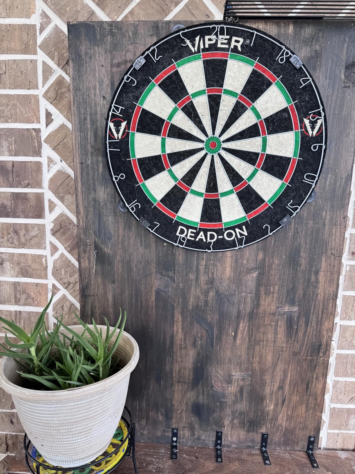 Viper Dead-On Tournament Bristle Steel Tip Dartboard Set with Staple-Free Bullseye, Metal Triangular Spider Wire for Reduced Bounce Outs and Increased Scoring; High-Grade Self-Healing Sisal Board customer photo 1