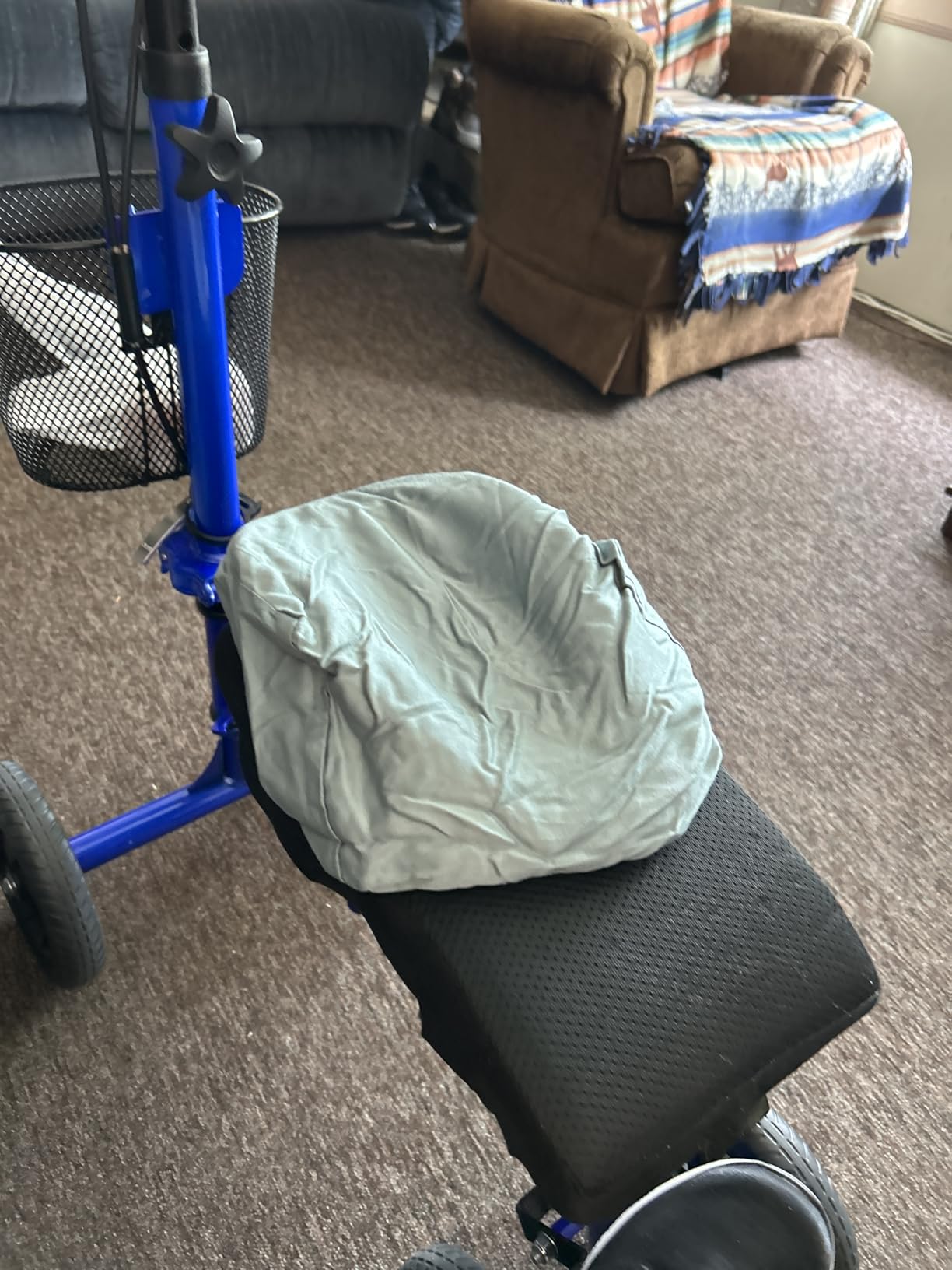 McGuire-Nicholas Gel Lite Pro Flooring Knee Pads for Men and Women, Soft Gel Adjustable Knee Pads for Gardening, Flooring, and Work, Navy/Black customer photo 1