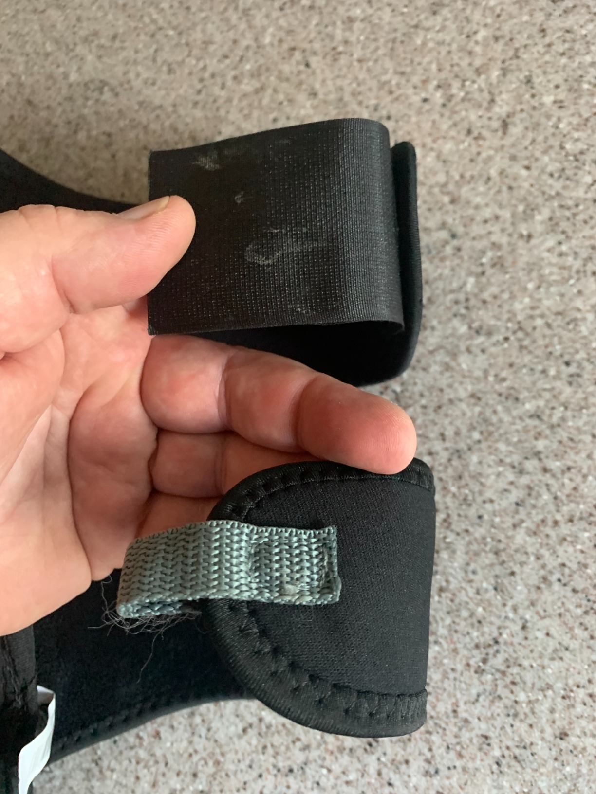 McGuire-Nicholas Gel Lite Pro Flooring Knee Pads for Men and Women, Soft Gel Adjustable Knee Pads for Gardening, Flooring, and Work, Navy/Black customer photo 2