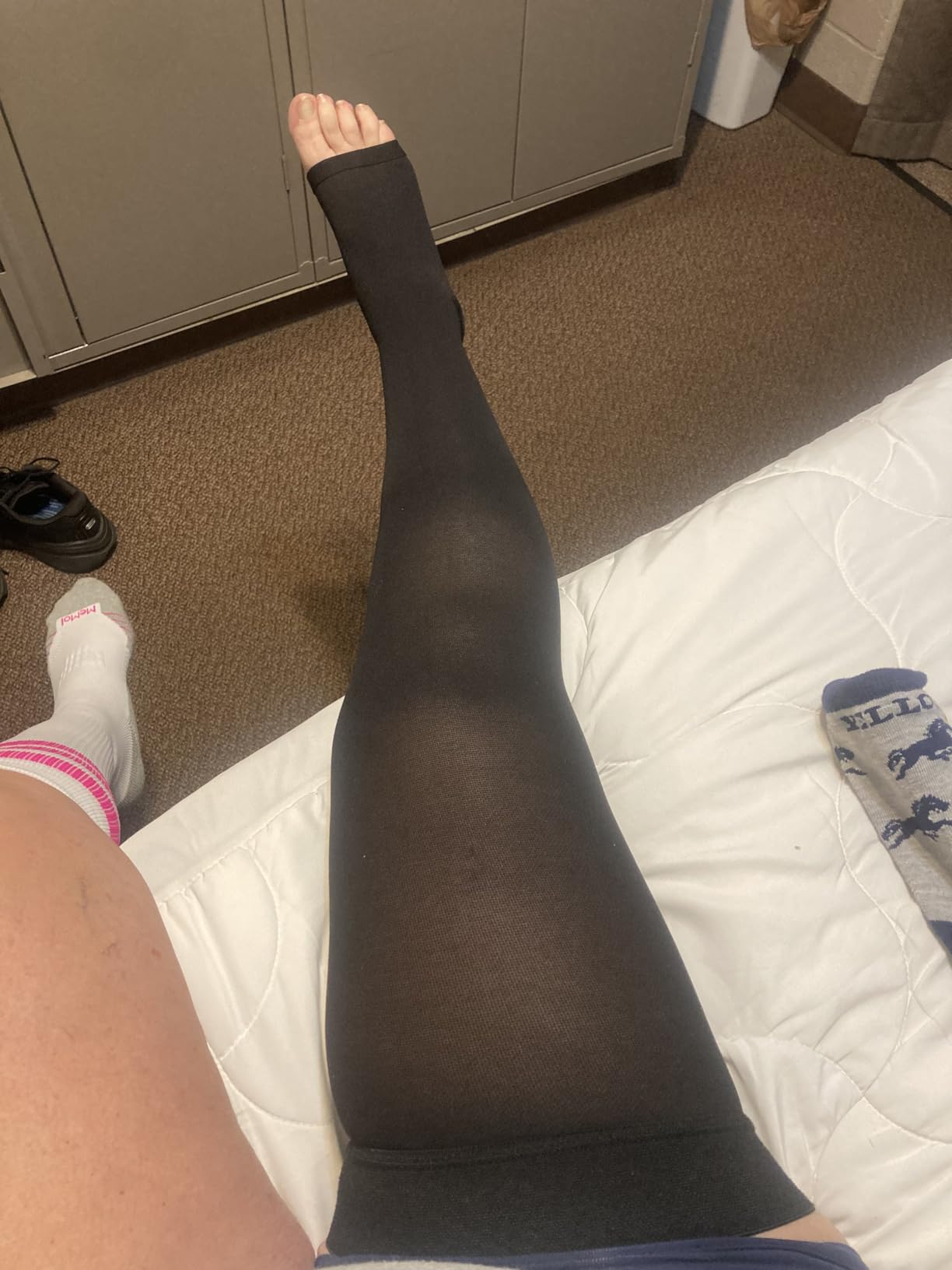 Truform 20-30 mmHg Compression Stockings for Men and Women, Thigh High Length, Dot-Top, Open Toe, Black, Medium customer photo 1