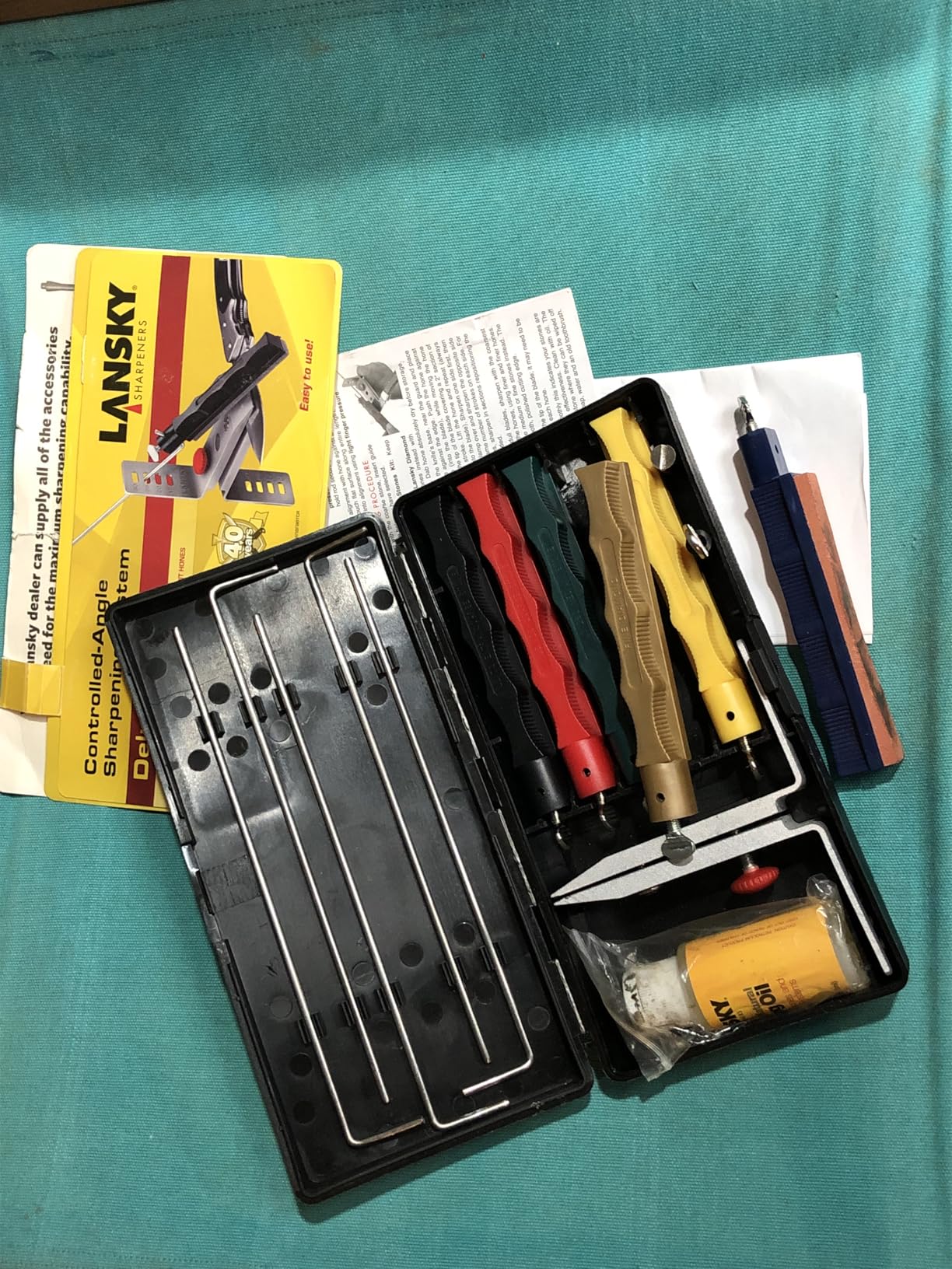 Lansky Deluxe Knife Sharpening System: 5-Stone Ceramic Knife Sharpener Kit with Honing Oil - LKCLX customer photo 1