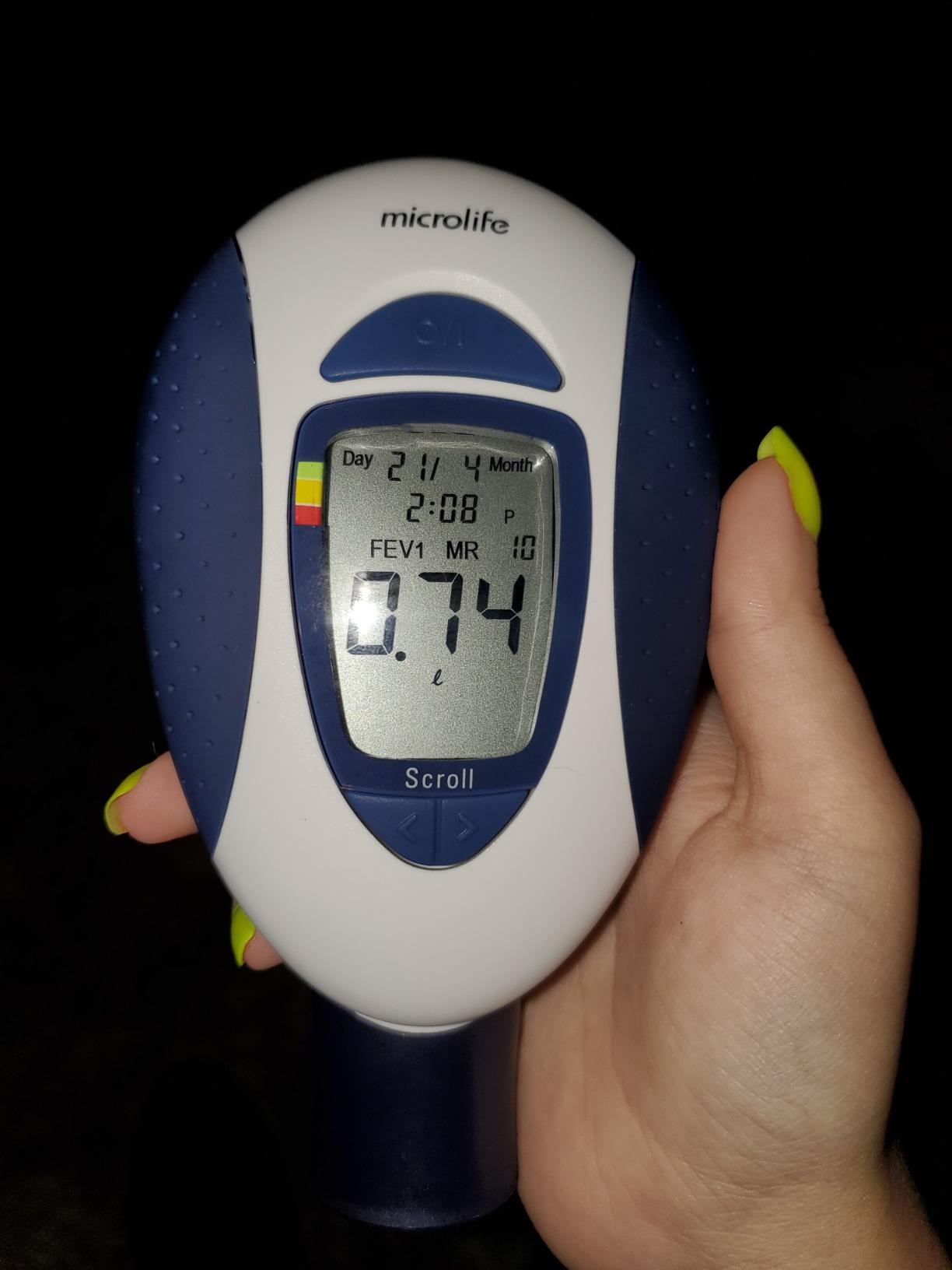 Microlife (Deluxe Kit) Digital Peak Flow Meter Tests PEF / FEV1 / Early Detection of Asthma Attacks | Spirometer for Kids & Adults | Perfect for Monitoring Asthma, COPD & other Lung Conditions at Home customer photo 1