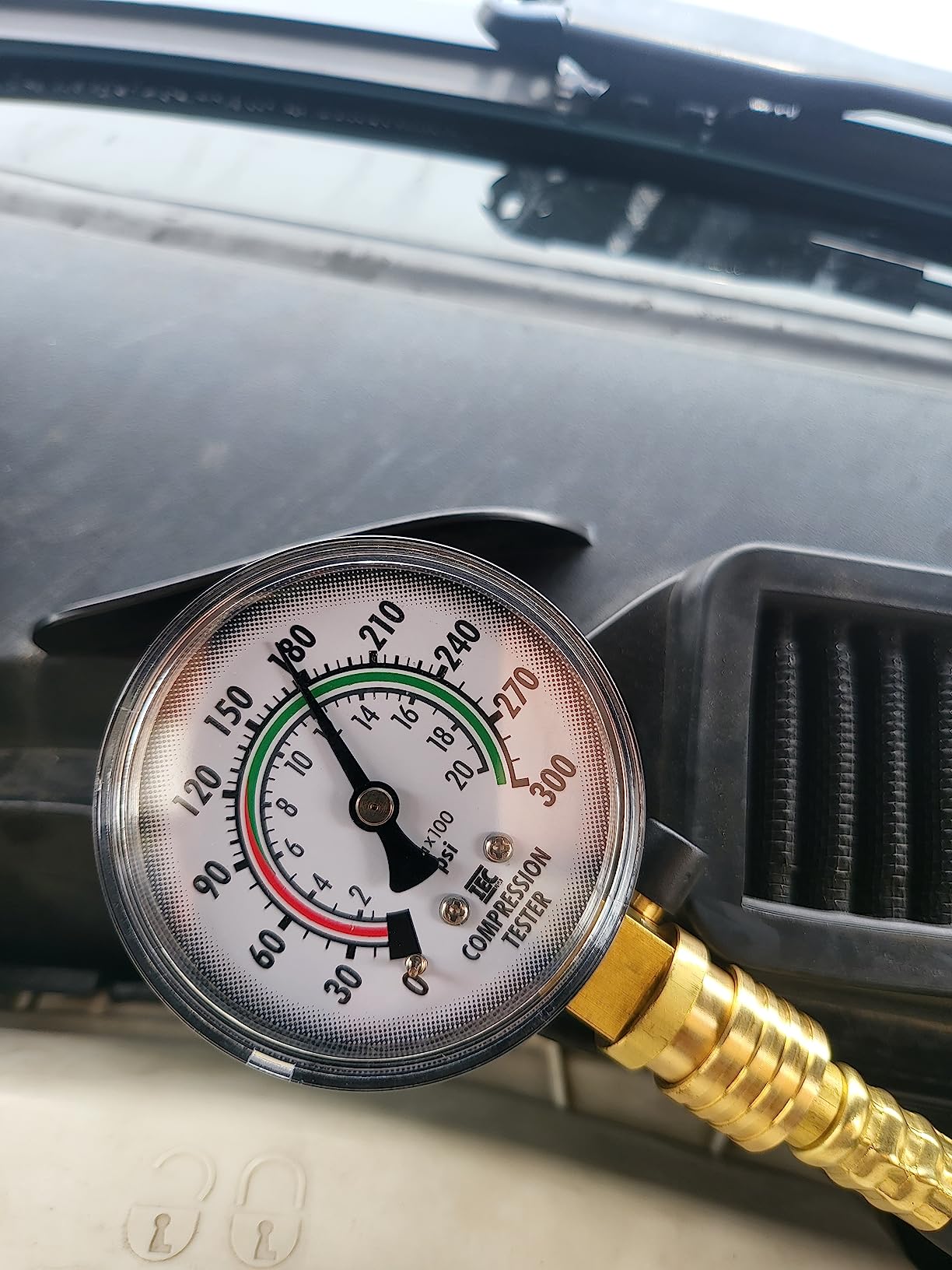 Innova 3612 Compression Tester - 4 Piece Kit customer photo 2