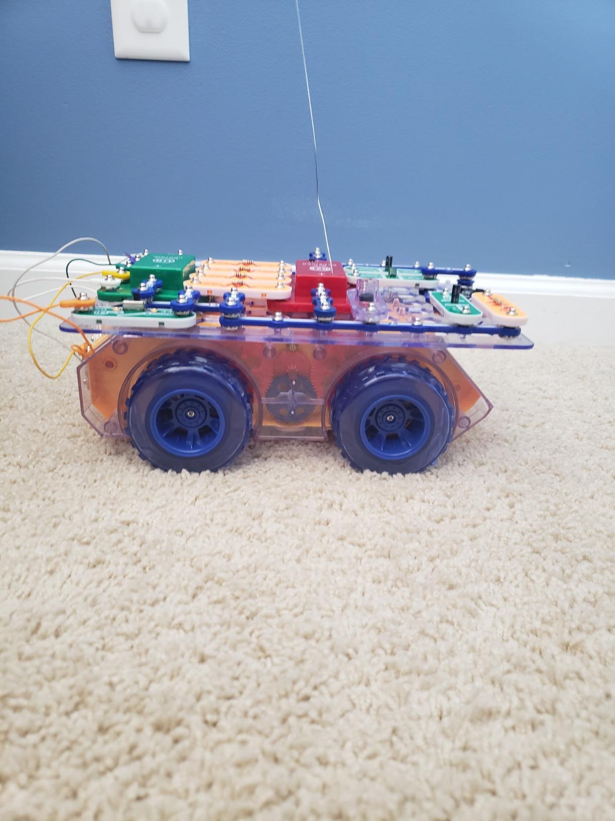 Snap Circuits R/C Snap Rover Electronics Discovery Kit customer photo 2