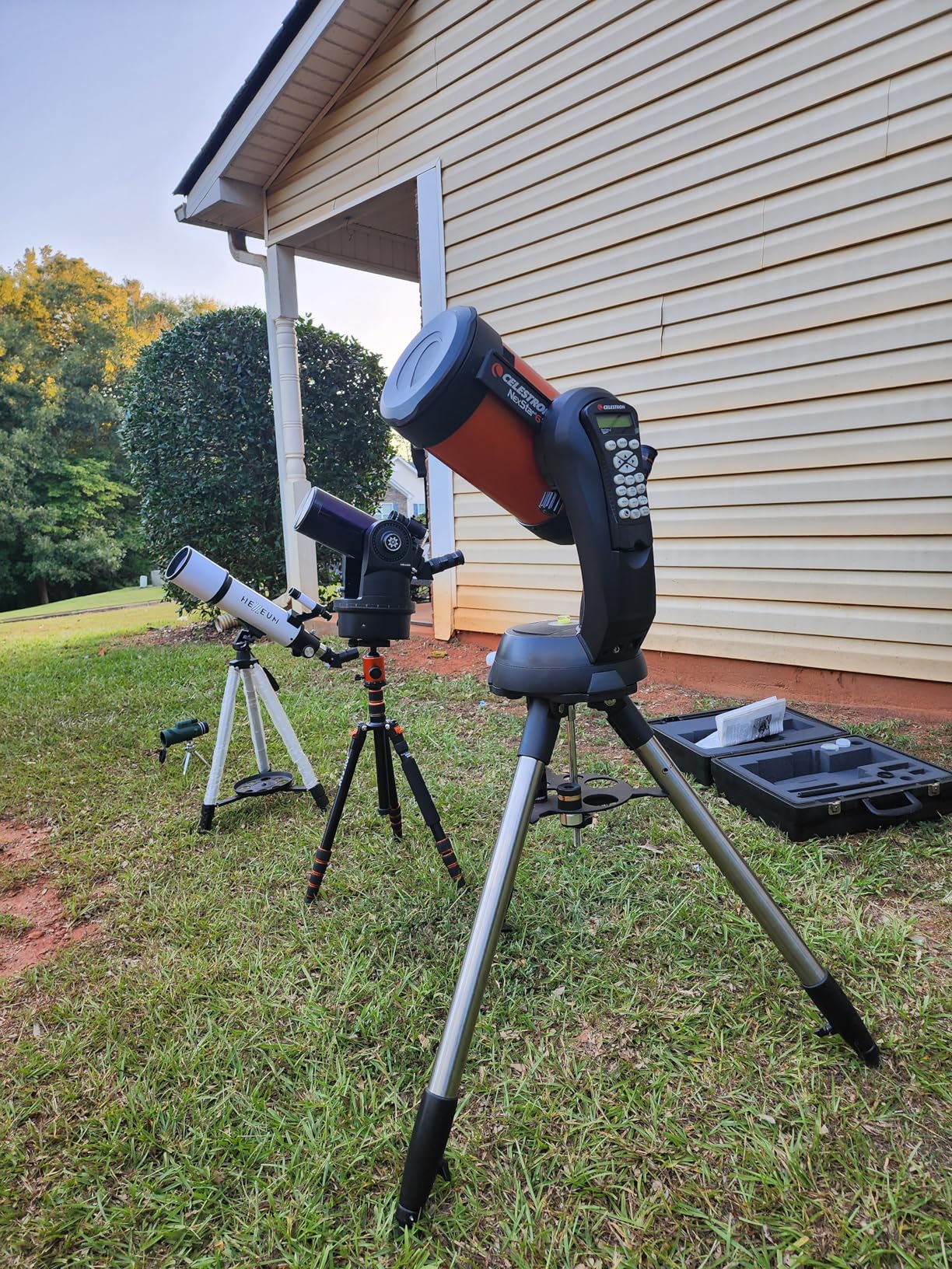 Celestron NexStar 5SE Computerized Telescope - 5-Inch Schmidt-Cassegrain Optical Tube - Fully Automated GoTo Mount with SkyAlign - Ideal for Beginners and Advanced Users - 40,000+ Object Database customer photo 1