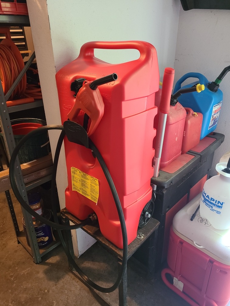 Scepter Duramax Flo 'N Go 14 Gallon Gas Caddy, 53 Liter Portable Fuel Tank and Fuel Transfer Pump with 10-Foot Hose for Lawn Mower, Farm, Marine, Commercial, and Home Use, Red customer photo 2