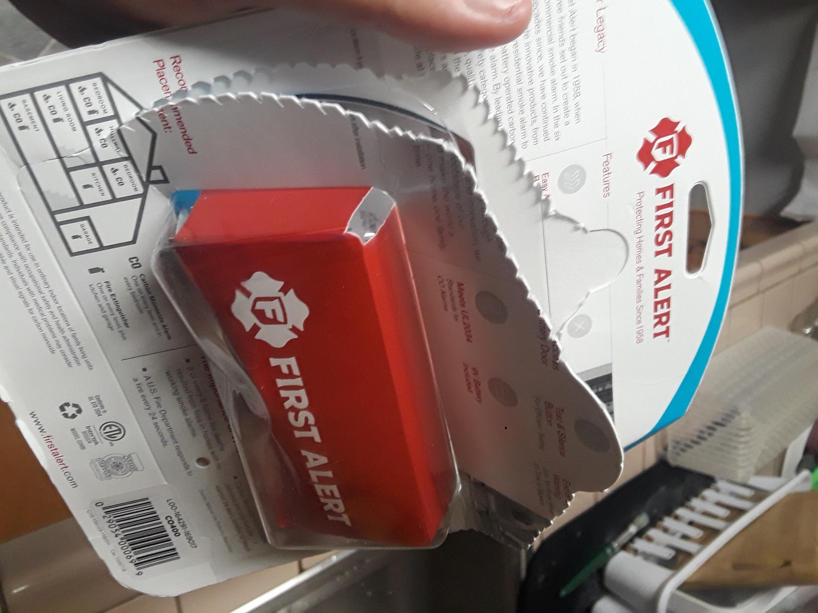 First Alert CO400 Carbon Monoxide (CO) Detector, Battery Operated Alarm, 1-Pack customer photo 1