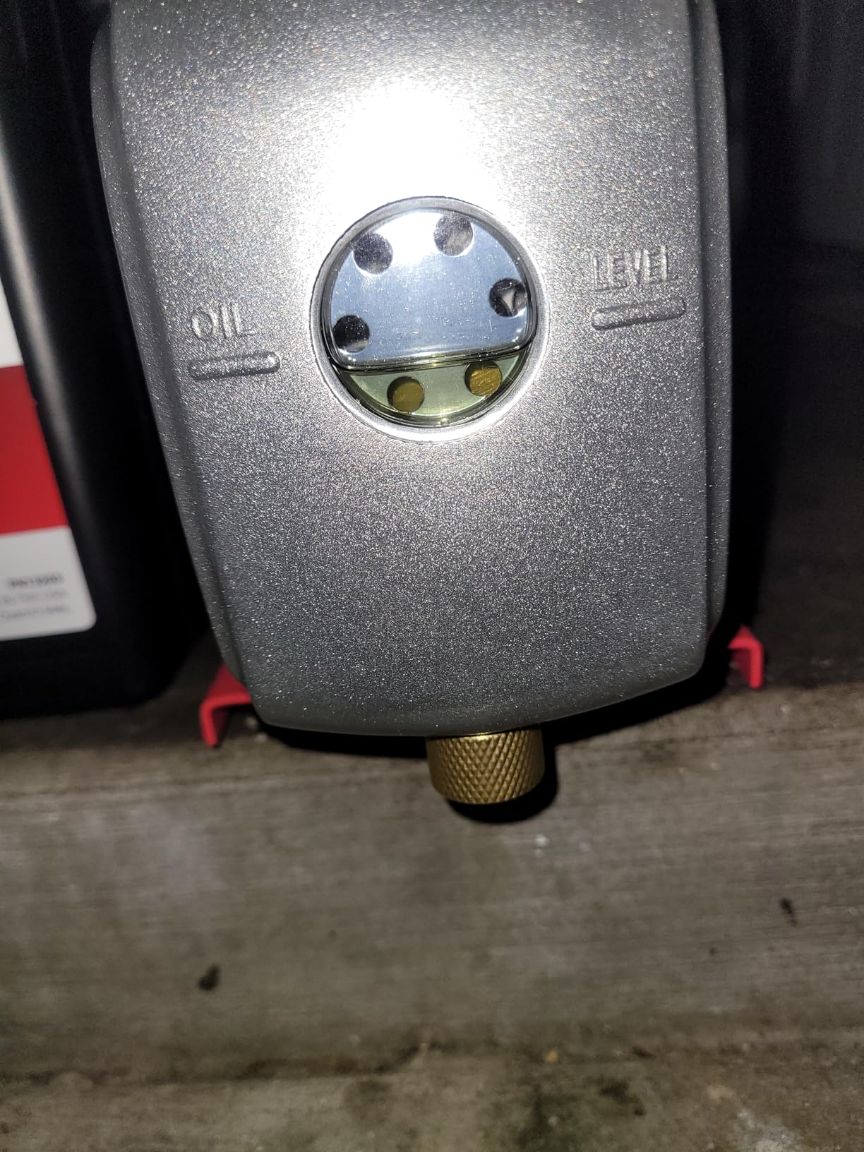 Robinair (15500) VacuMaster Economy Vacuum Pump - 2-Stage, 5 CFM , Red customer photo 2