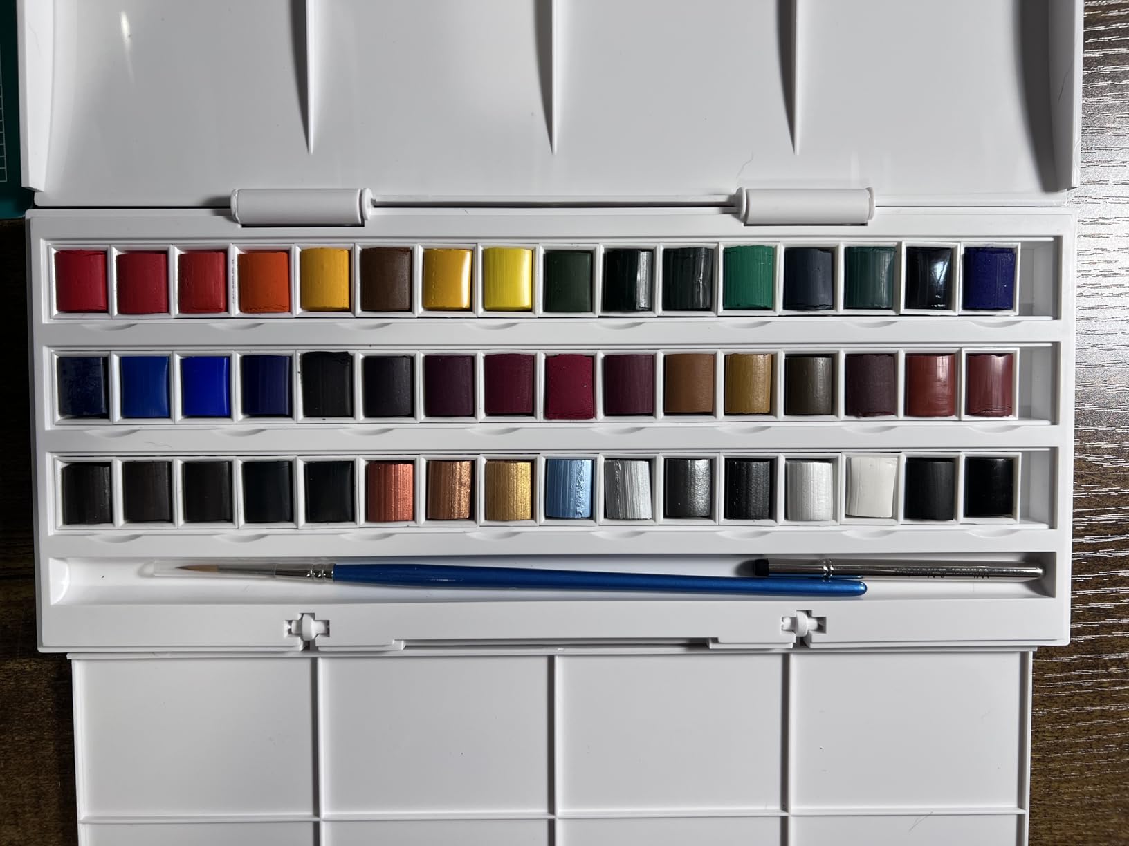 Winsor & Newton Cotman Watercolor Paint Set, Studio Set, 24 Half Pans customer photo 1