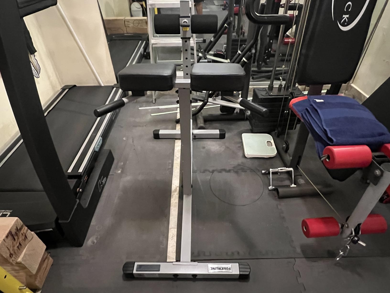 Body-Solid Back Hyperextension Machine for Lower Back Extension, Ab Crunch, Glutes and Hamstrings Exercise, Roman Chair for Abdominal and Core Training, Home Gym Equipment, Silver/Black customer photo 1