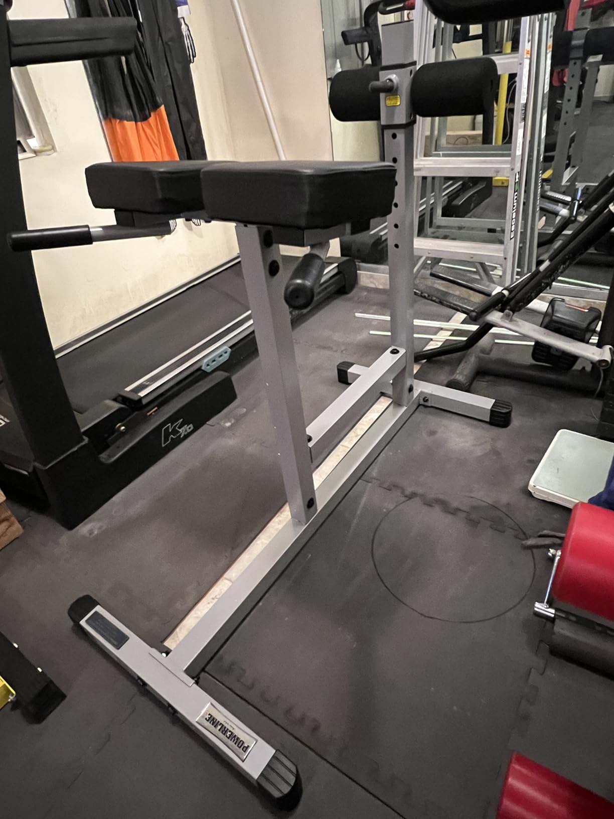 Body-Solid Back Hyperextension Machine for Lower Back Extension, Ab Crunch, Glutes and Hamstrings Exercise, Roman Chair for Abdominal and Core Training, Home Gym Equipment, Silver/Black customer photo 2