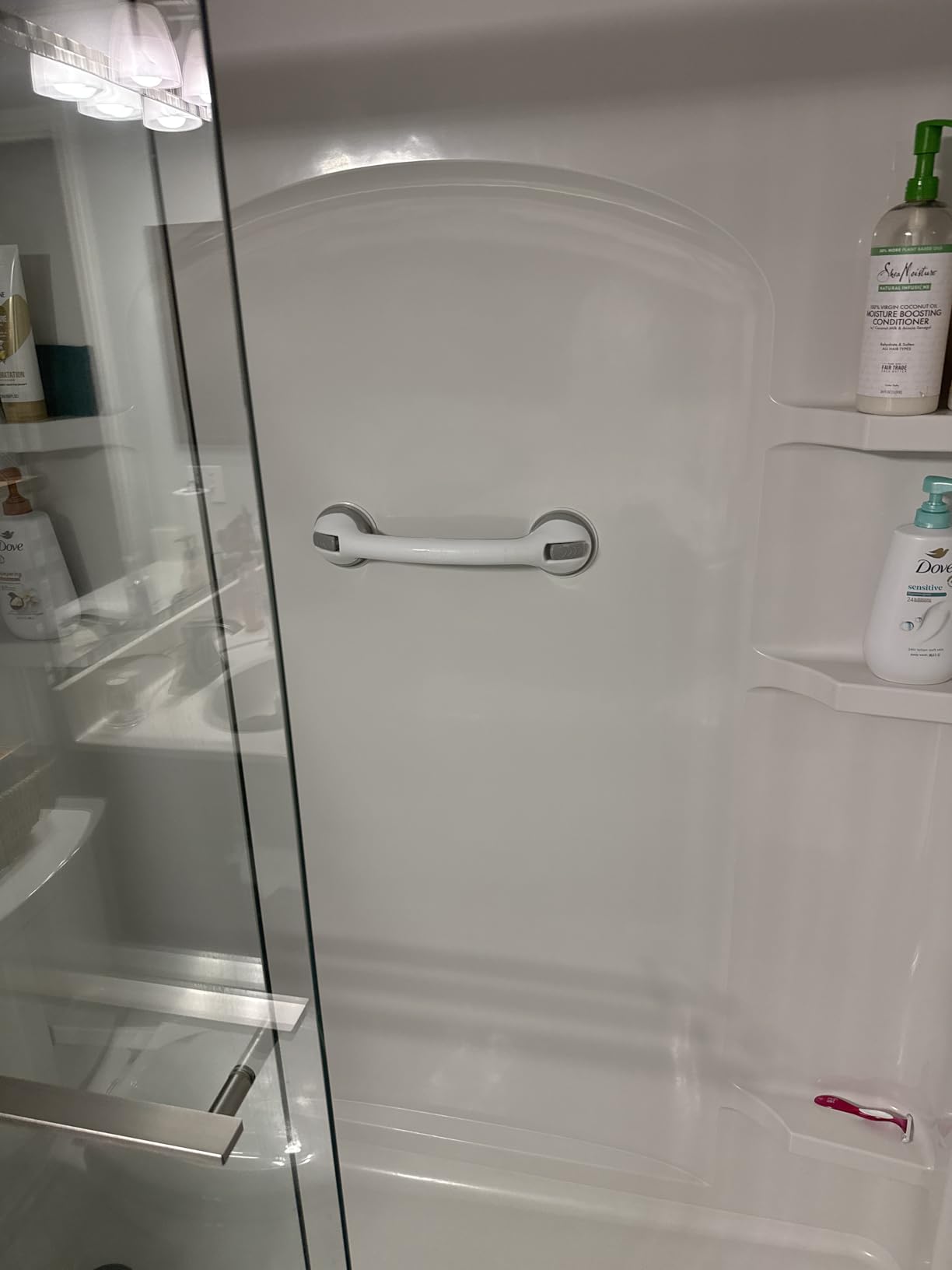 Safe-er-Grip Changing Lifestyles Suction Cup Grab Bars For Bathtubs & Showers; Safety Bathroom Assist Handle, White & Grey, 16 Inches customer photo 1