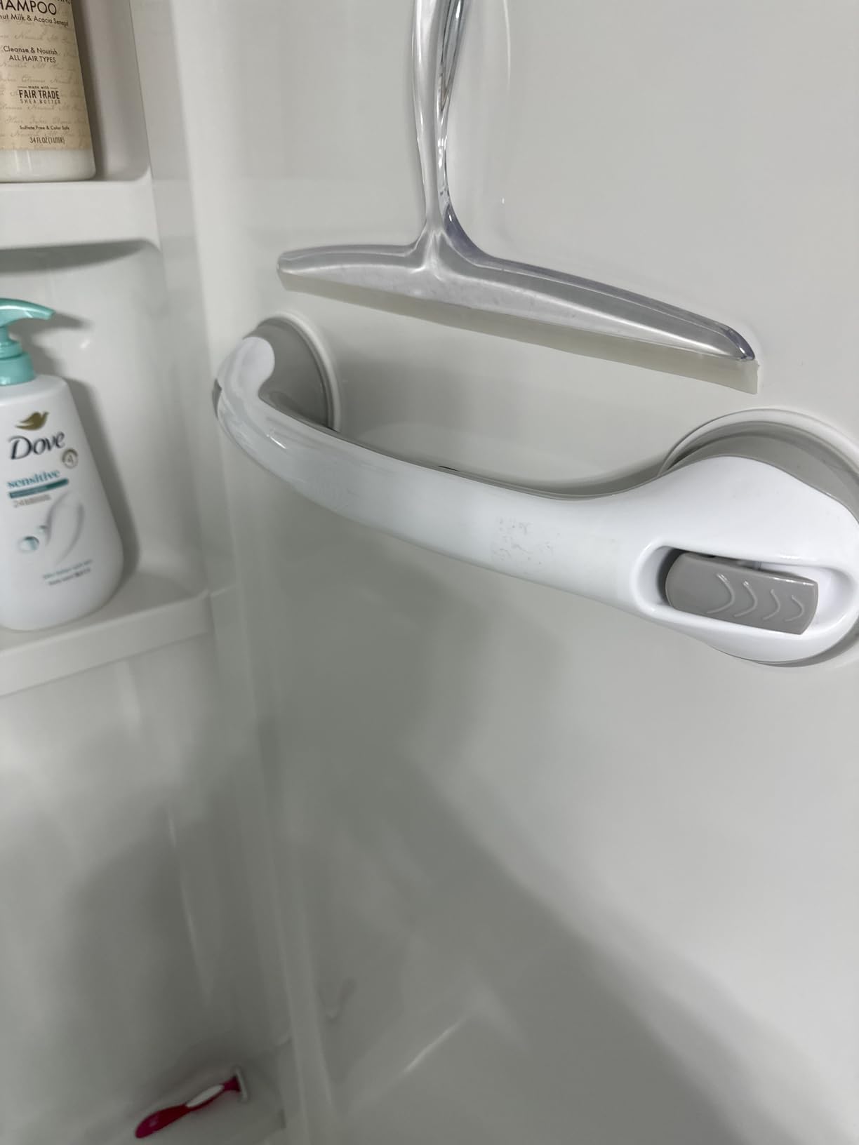 Safe-er-Grip Changing Lifestyles Suction Cup Grab Bars For Bathtubs & Showers; Safety Bathroom Assist Handle, White & Grey, 16 Inches customer photo 2