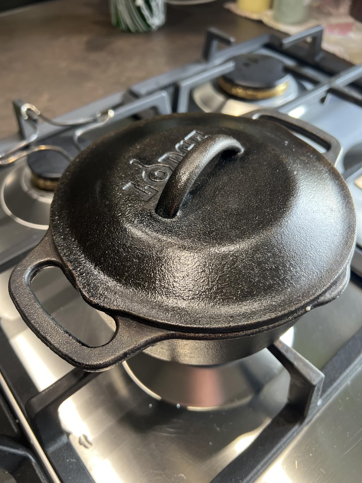 Lodge 7-Quart Cast Iron Dutch Oven - Made in USA, Pre-Seasoned, PFAS-Free and Non-Toxic customer photo 1