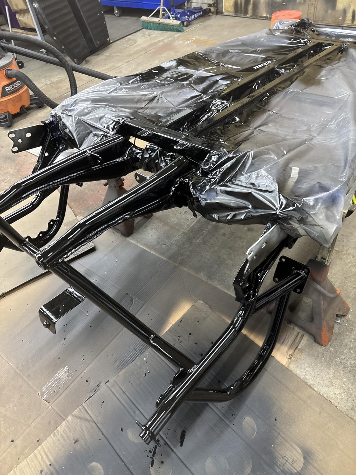 NEIKO 31216A Air Spray Paint Gun, HVLP with Gravity Feed, 2.0 MM Nozzle, 600 CC Capacity, Spray Gun Paint Sprayer for Walls, Automotive, Home Improvement customer photo 2