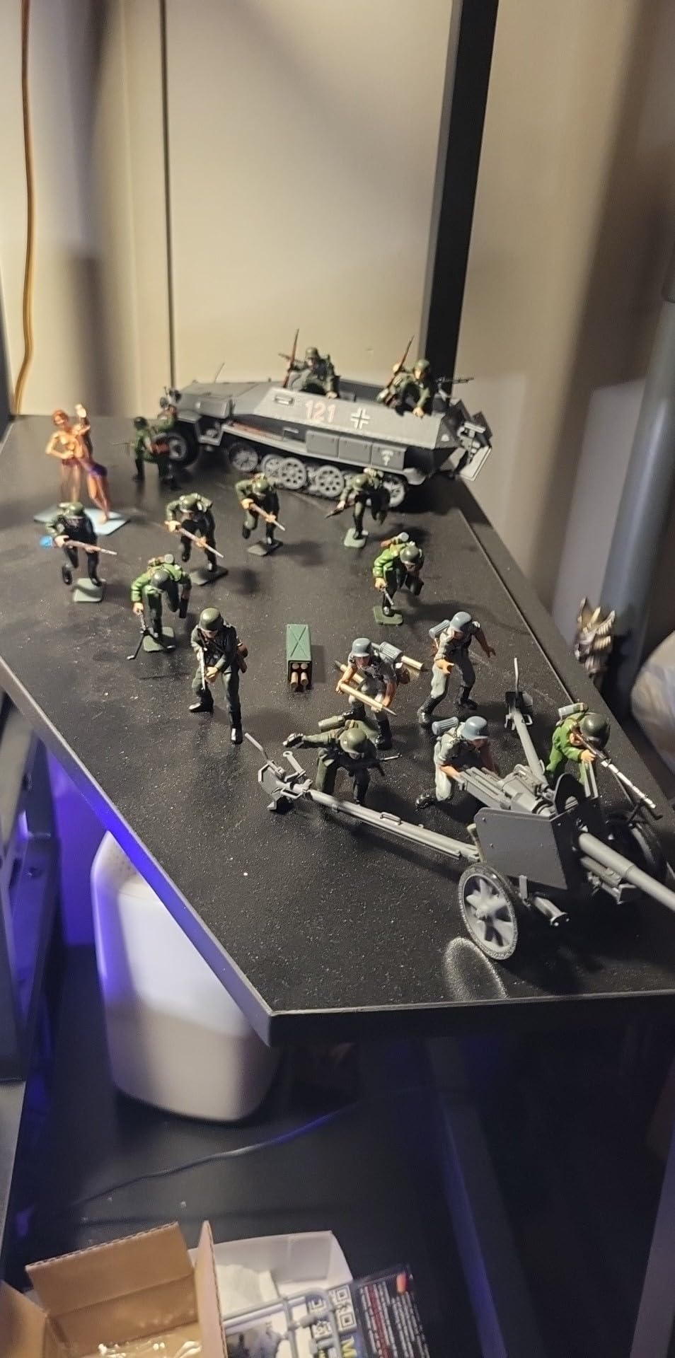 Tamiya 35020 1/35 German Hanomag SDKFZ 251/1 Plastic Model Kit customer photo 1