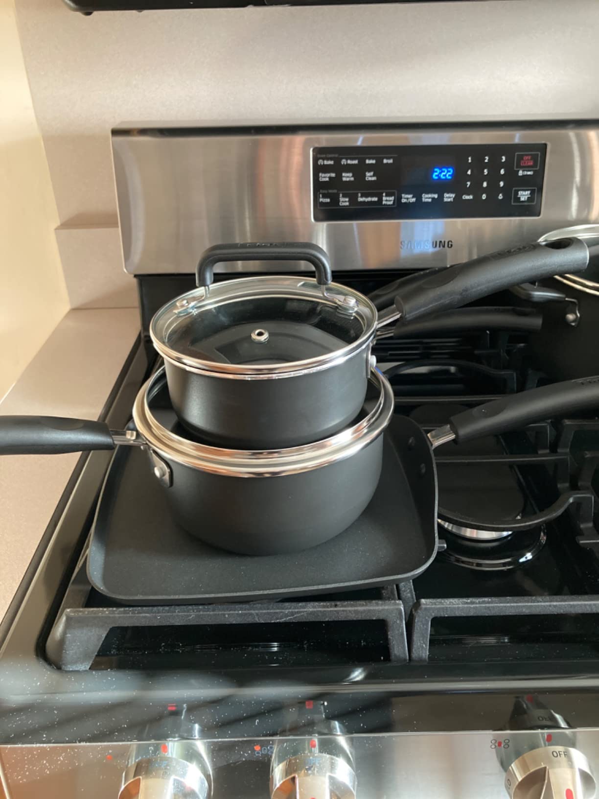 T-fal Signature Nonstick Cookware Set 12 Piece, Oven Broiler Safe 350F, Pots and Pans, Kitchen Cooking Set w/Fry Pans, Saucepans, Saute Pan, Dutch Oven, Griddle, Kitchen, Home, Dishwasher Safe, Black customer photo 2