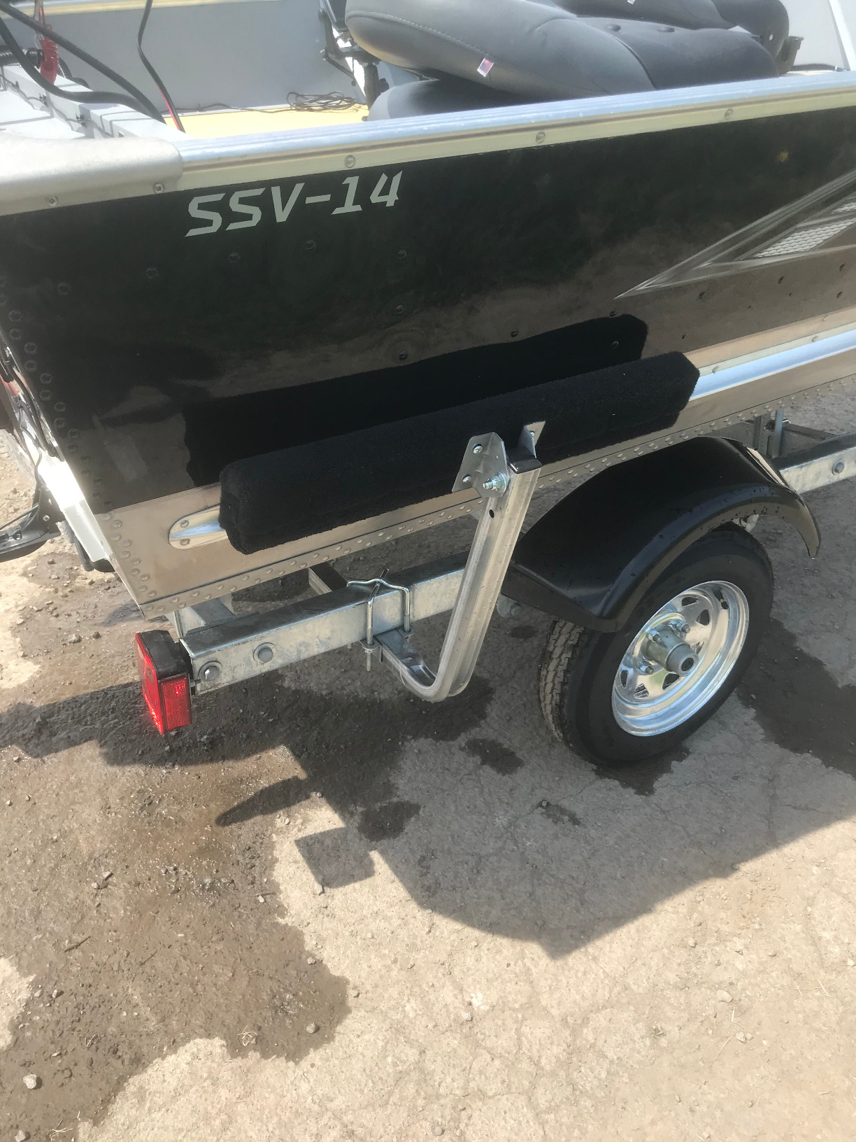 CE Smith 27660 2-Foot Bunk Board Guide-On - Adjustable Boat Trailer with High-Grade Marine Carpet Fabric - Black customer photo 1