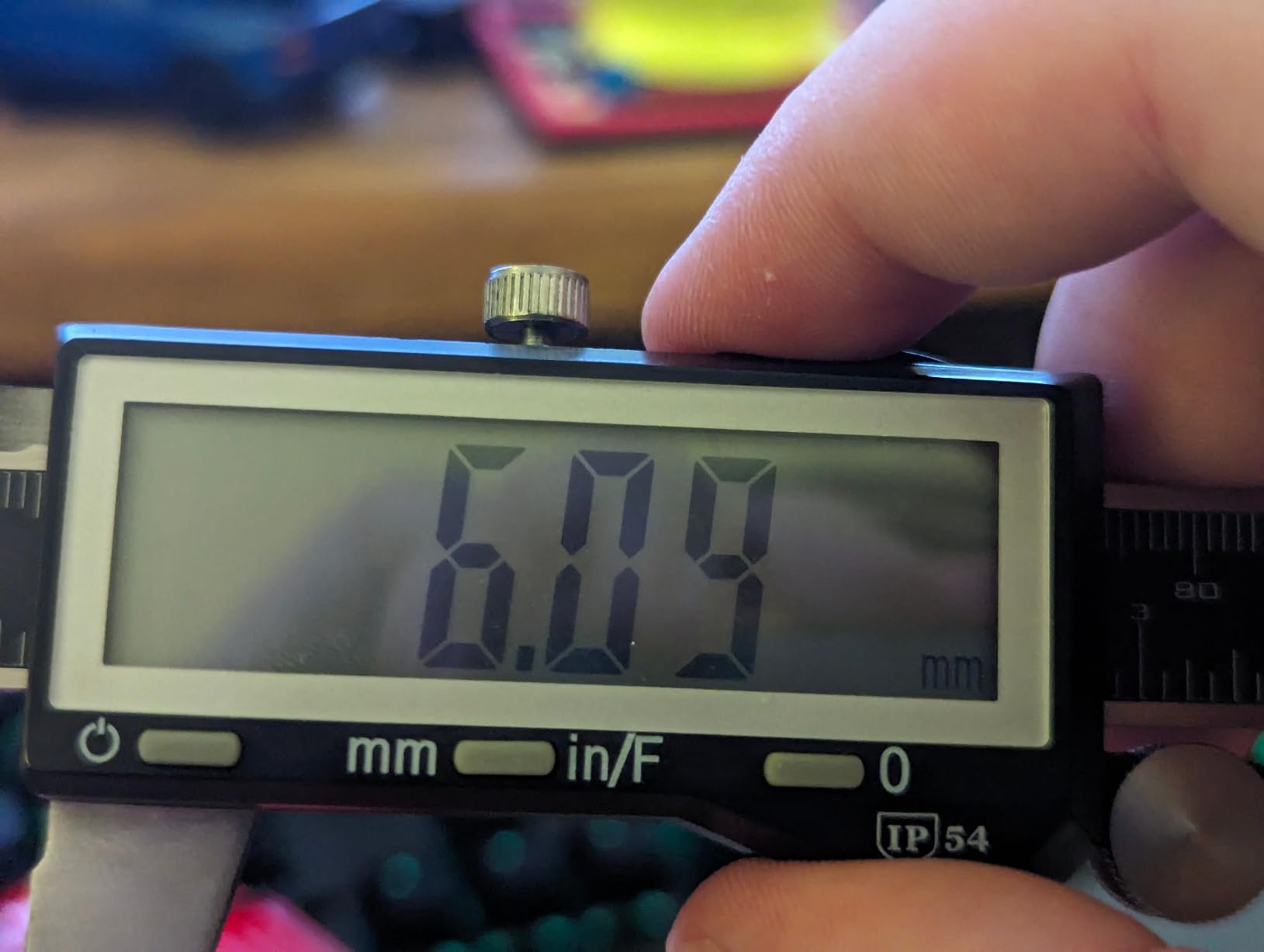 iGaging IP54 Electronic Digital Caliper 0-6