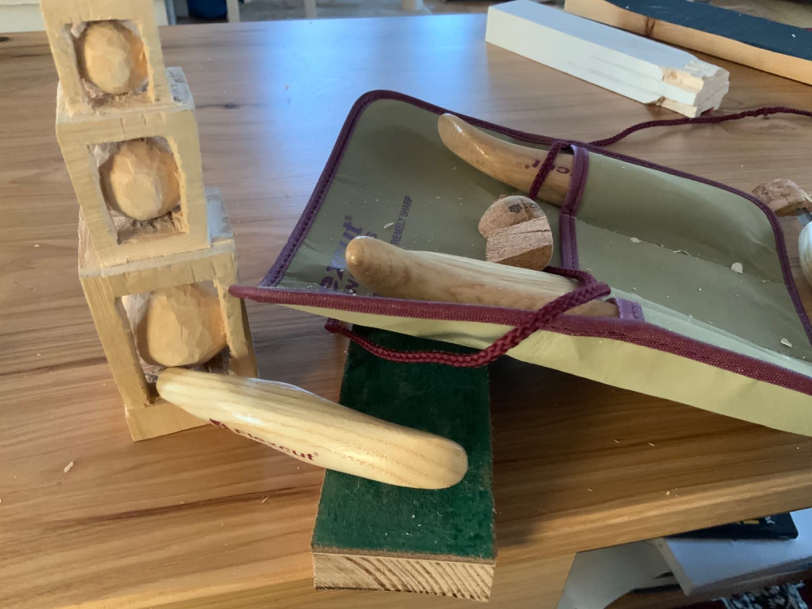 FLEXCUT Wood Carving Tools Set 4 Piece Carving Knife Set KN100, Whittling Knives Include Solid Ash Handle customer photo 2