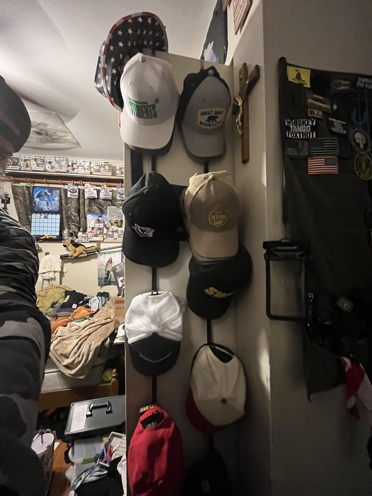 Perfect Curve CapRack | Over-The-Door Hat Organizer for Baseball Caps | 2 Straps, Holds 18-36 Adjustable Caps | Black customer photo 1