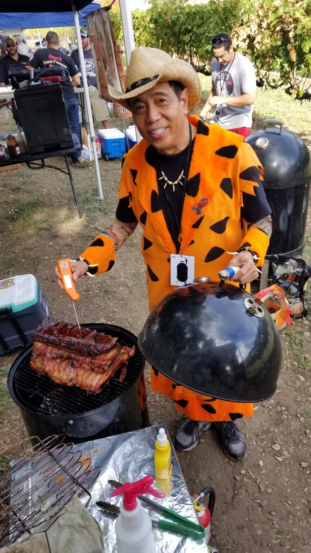 Weber Smokey Mountain Cooker 22-Inch Charcoal Smoker - Outdoor BBQ Smoker with Dual Cooking Grates, Porcelain-Enameled Kettle & Temperature Control Dampers customer photo 1