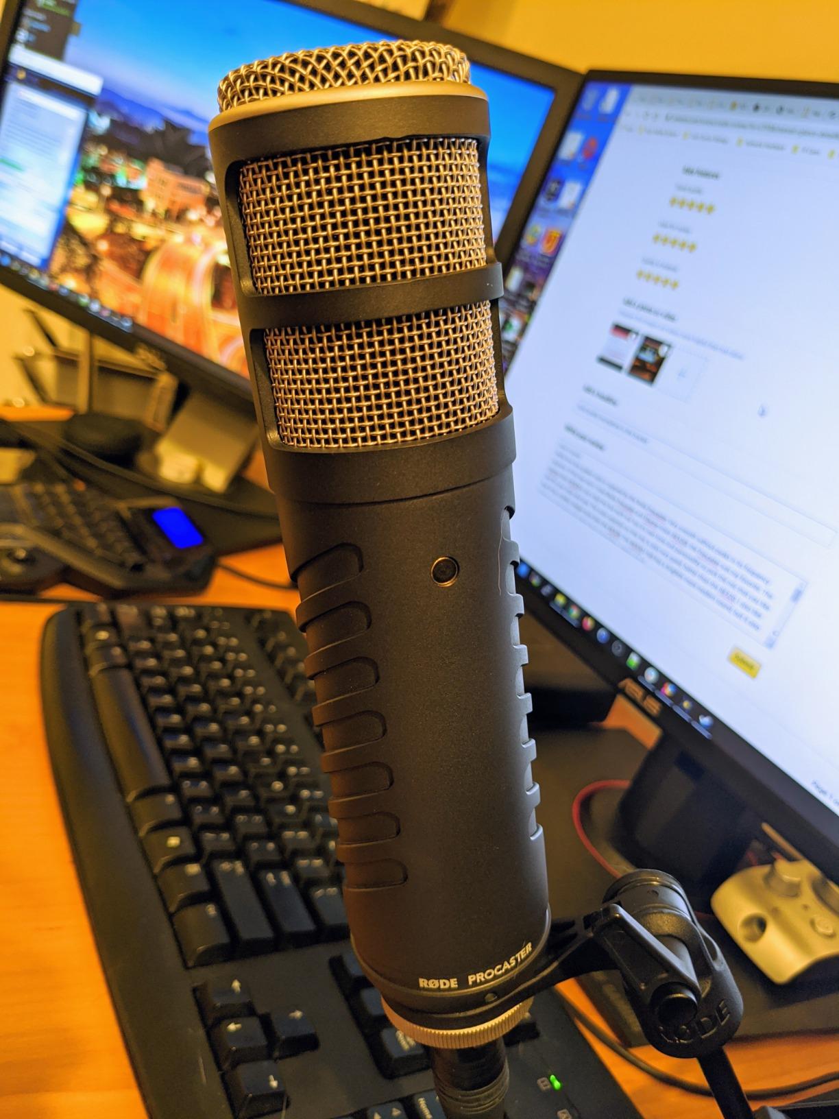 RØDE Microphones Procaster Broadcast Dynamic Vocal Microphone customer photo 2