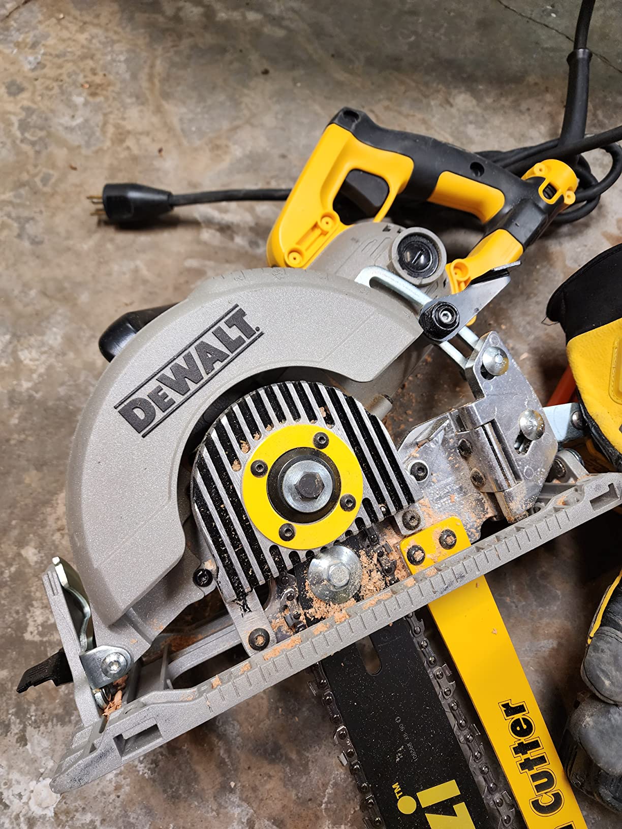 DEWALT Circular Saw, 6-1/2-Inch, TrackSaw Kit (DWS520K) customer photo 2