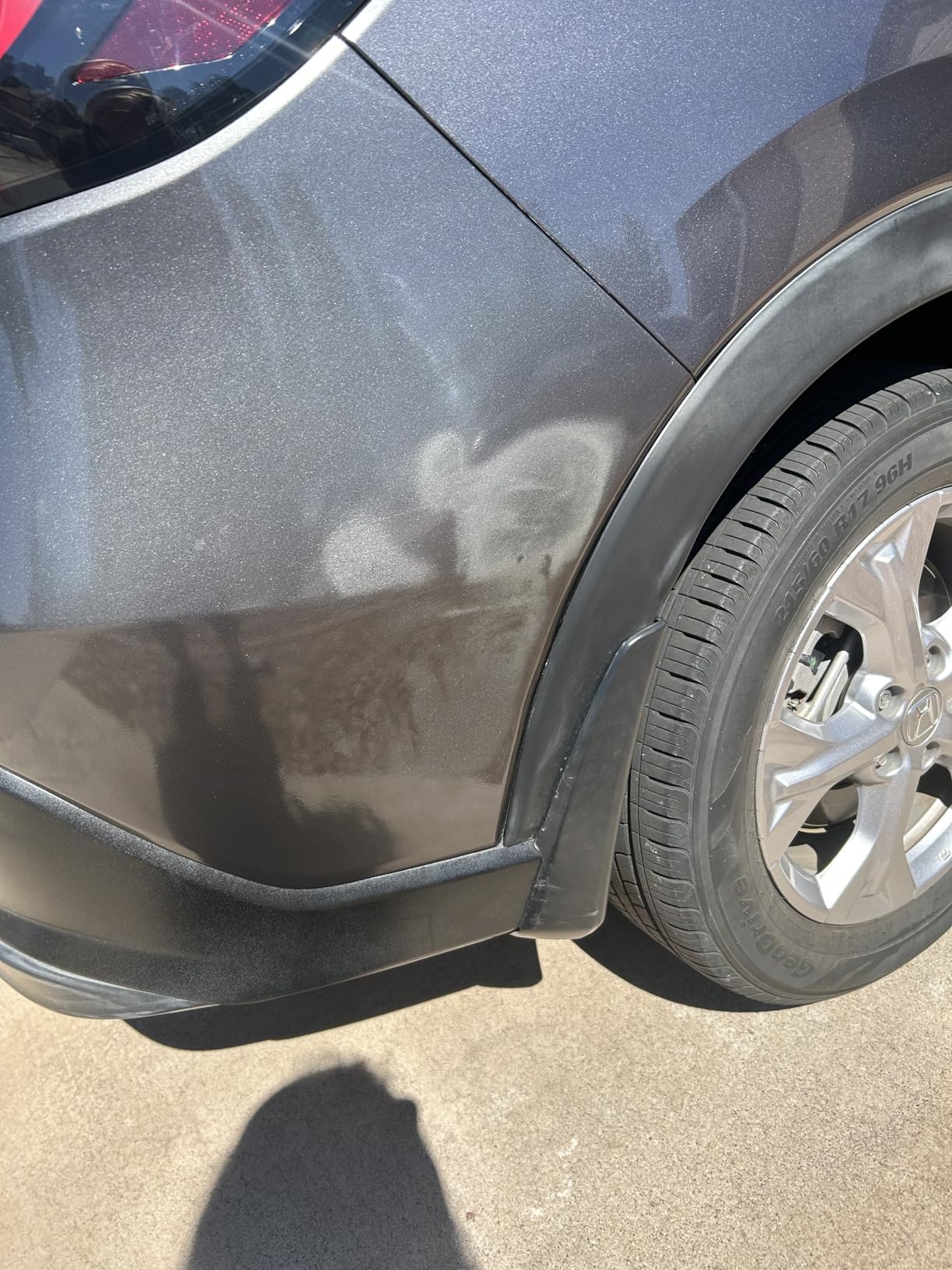 Meguiar's Ultimate Compound, Pro-Grade Car Scratch Remover for Paint Correction, Removes Swirls and Defects While Restoring Gloss and Shine, Christmas Gifts for Car Guys, 15.2 Oz customer photo 1