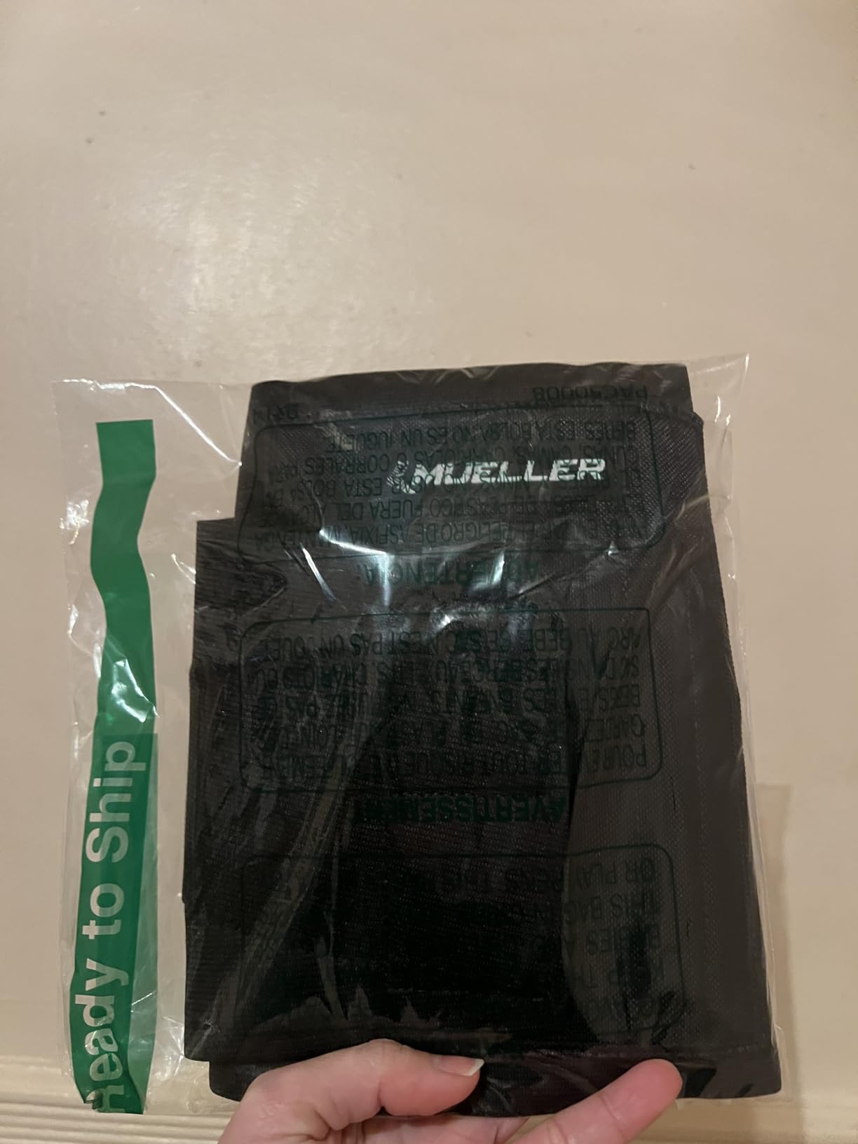 MUELLER Sports Medicine Adjustable Back Brace, Ideal for Upper and Lower Back Pain, Relief & Support for Men and Women, Strains, Sciatica, Scoliosis, Black customer photo 1