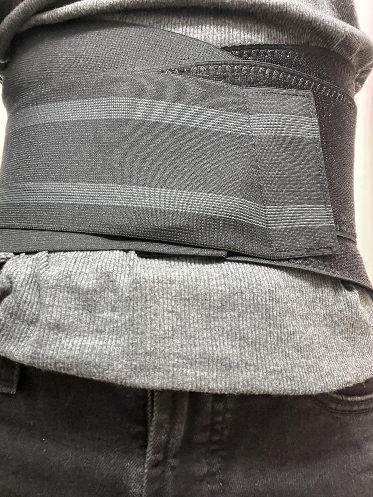 MUELLER Sports Medicine Adjustable Back Brace, Ideal for Upper and Lower Back Pain, Relief & Support for Men and Women, Strains, Sciatica, Scoliosis, Black customer photo 2