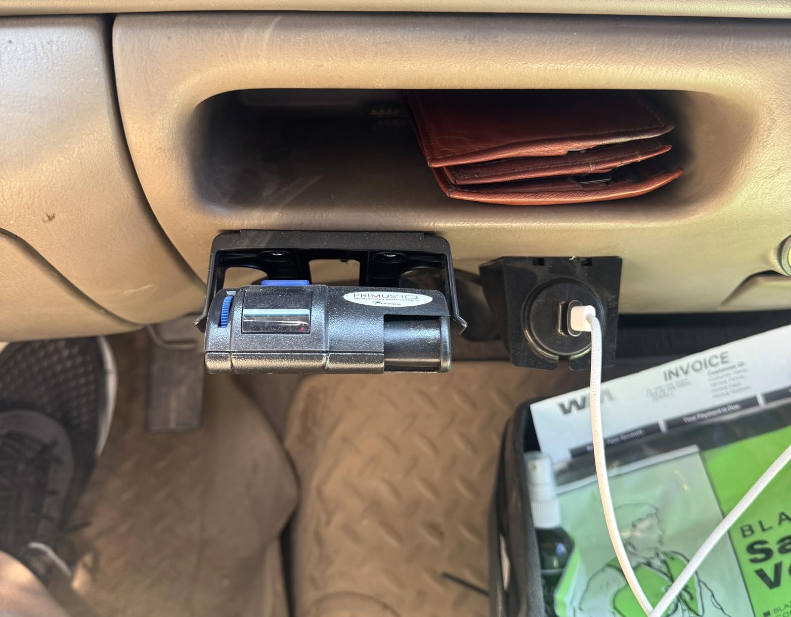 Tekonsha 90160 Primus IQ, Proportional Brake Controller for Trailers with 1-3 Axles, compatible with Ford, GM, Chevy, Dodge, RAM, Toyota, Jeep. Wiring Harness Sold Separately. customer photo 1