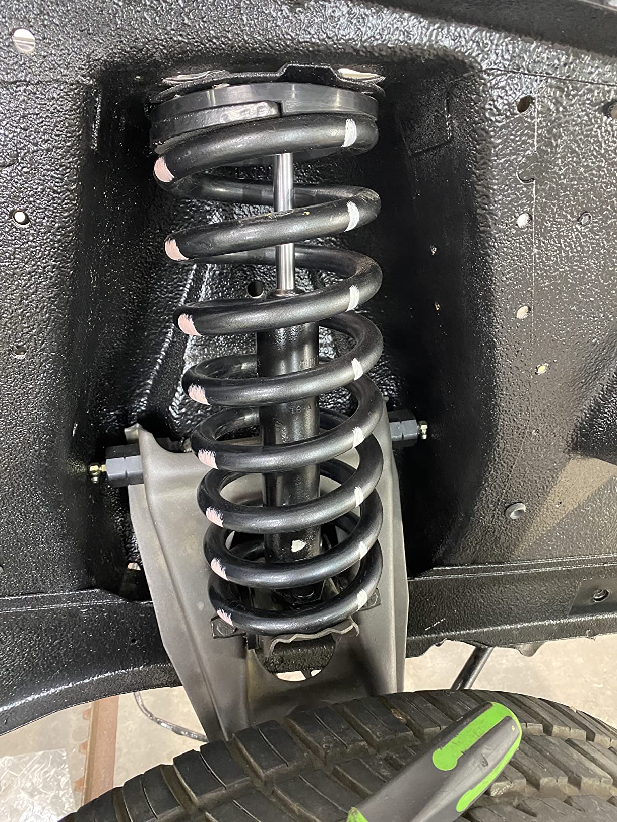 Powerbuilt Strut Coil Spring Compressor Tool Kit, Compress, Remove and Install Vehicle Strut and Coil Springs Set for Vehicles, Storage Case 648628, Black customer photo 2