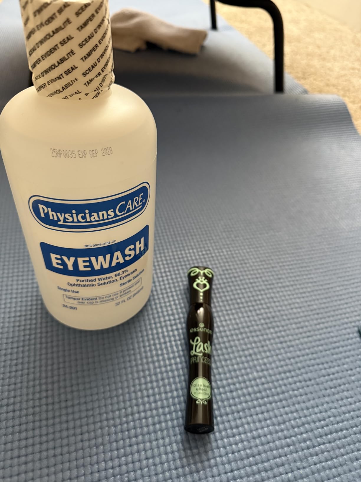 PhysiciansCare Eye Wash Solution, Sterile Isotonic Buffered Solution for Flushing & Irrigating Eyes, 32-oz Bottle customer photo 1
