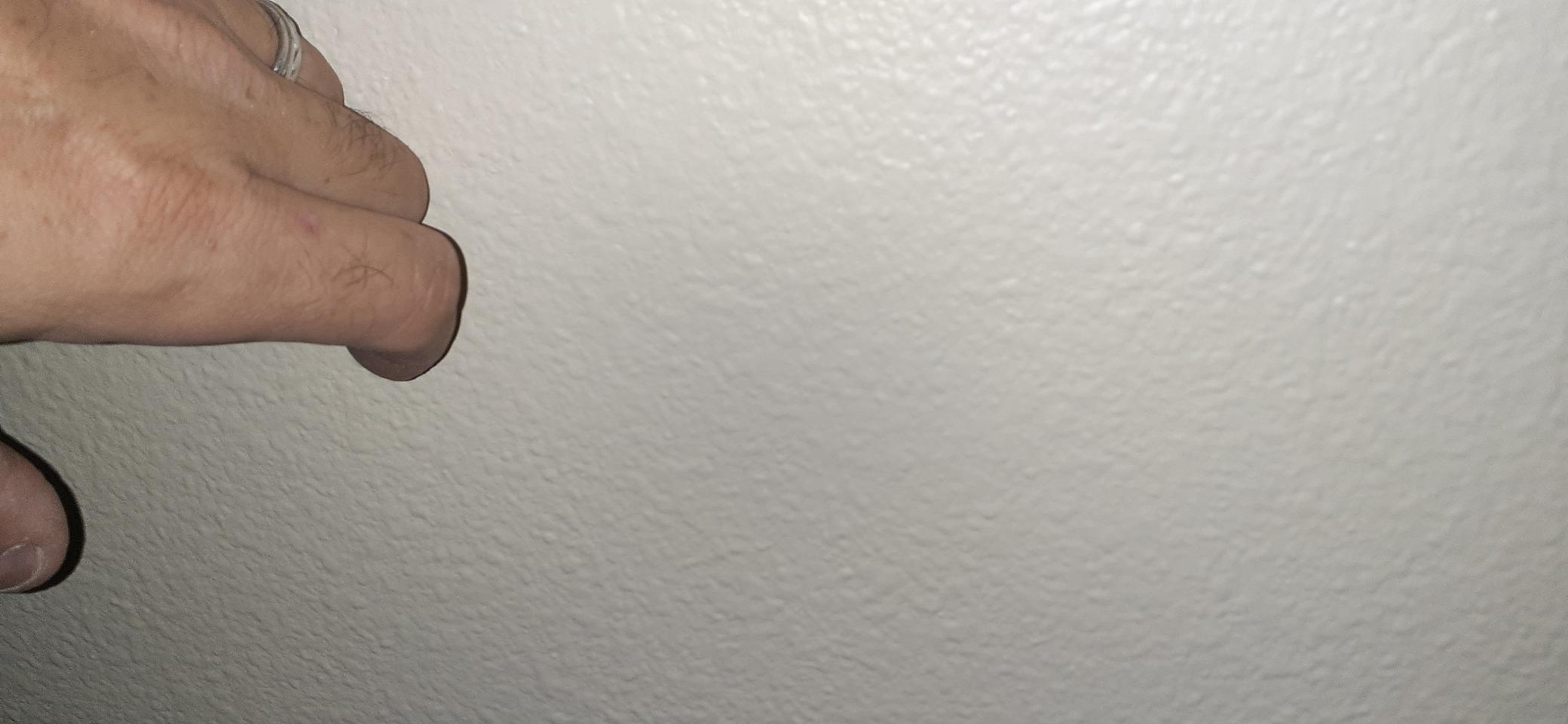 HILTEX 31229 Air Texture Gun with 1.32 Gallon Hopper, 3 Nozzles: 4.0mm, 6.0mm, 8.0mm, Drywall Texture Sprayer for Stucco Mud or Popcorn on Walls and Ceiling, Knockdown, Spray Gun with Handle customer photo 1