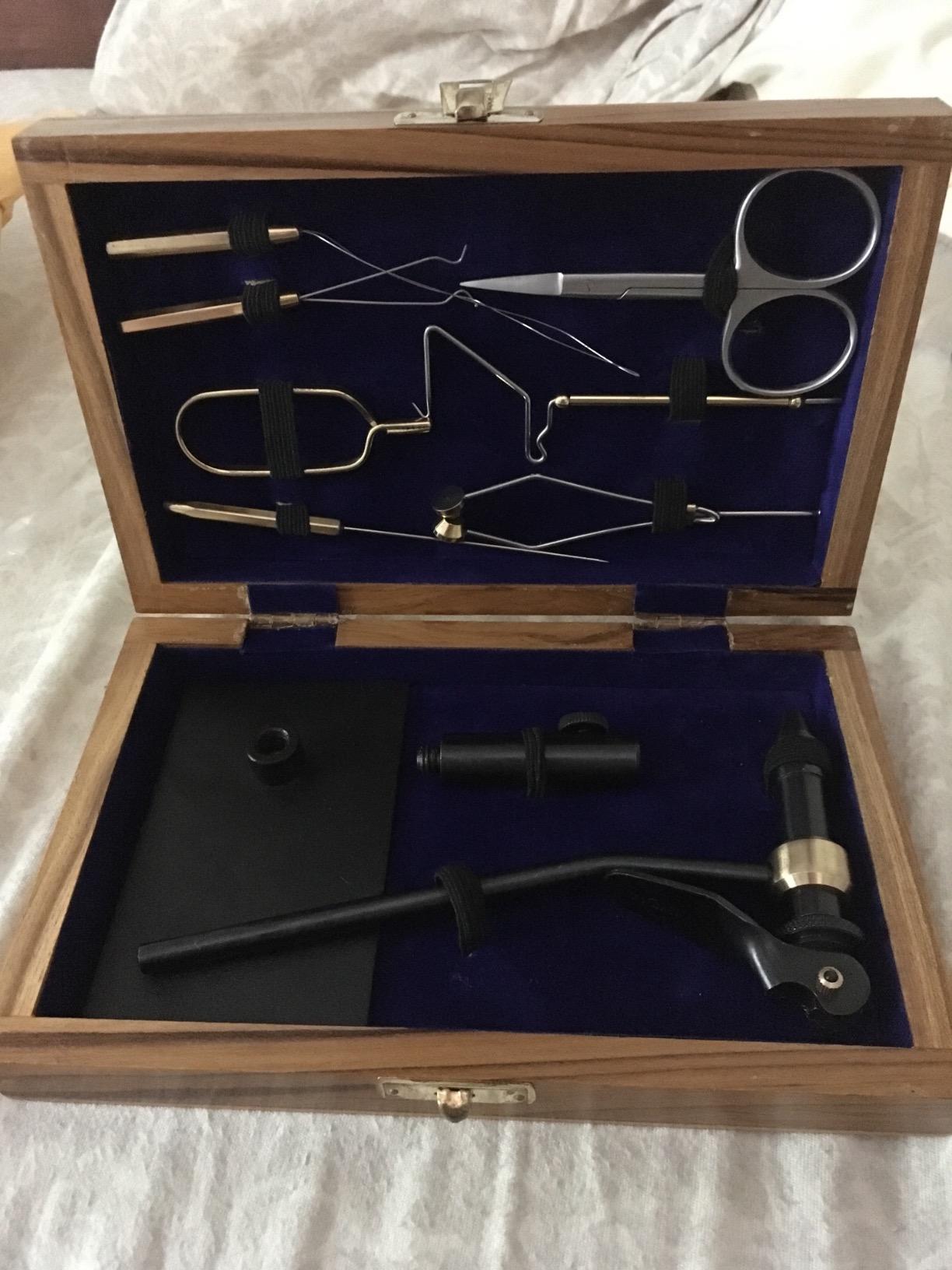 Colorado Anglers - Fly Tying Standard Tool Kit with Wooden Box & Book, Rotary Vise, Bobbin, Scissors, Whip Finisher, Complete Fly Fishing Set for Beginners & Pros customer photo 1