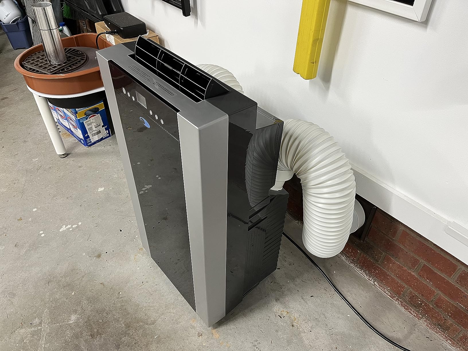 Whynter Portable Air Conditioner 14,000 BTU & Heater with Dual Hose Dehumidifier & Cooling Fan for 500 Sq Ft Rooms, Includes AC Unit Window Kit, ARC-14SH (9,200 SACC) customer photo 1